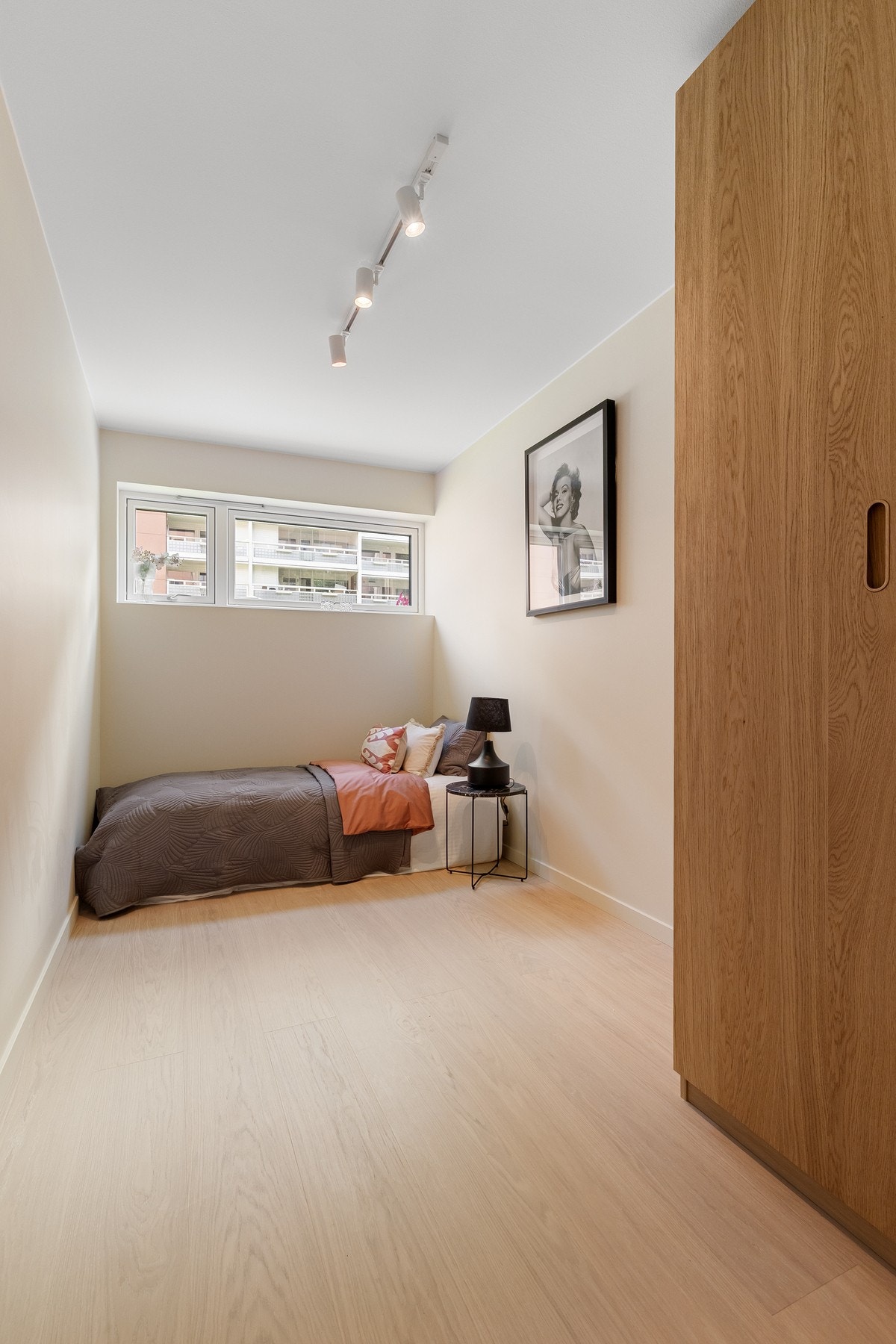 Alle med eksklusive garderobeskap som medølfer. Galleribilde