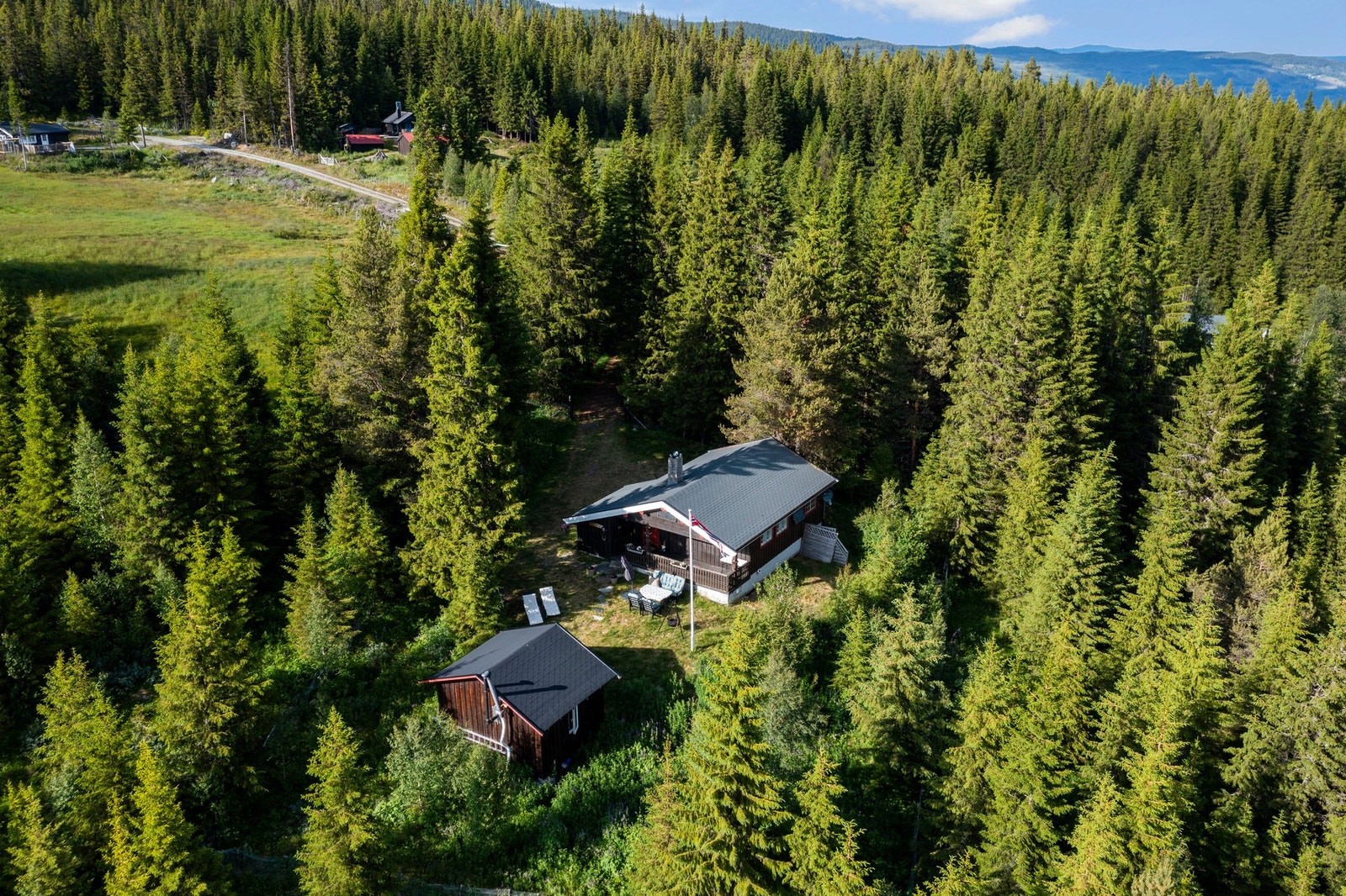 Velkommen til Nedrestølvegen 57. En svært hyggelig hytte med nydelig og avskjermet beliggenhet Galleribilde