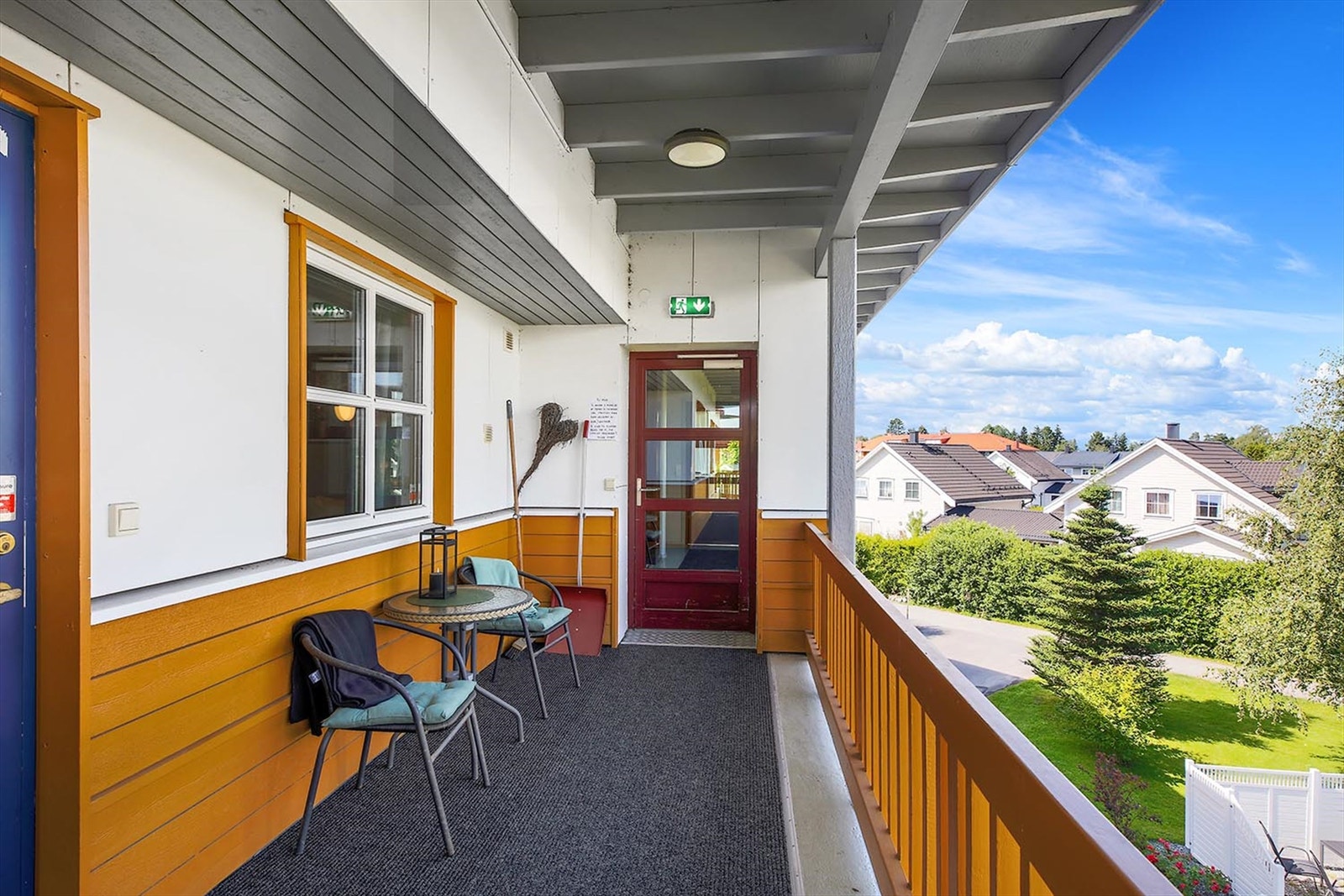 Leililgheten ligger i 3 etasje og har adkomst via svalegang Galleribilde