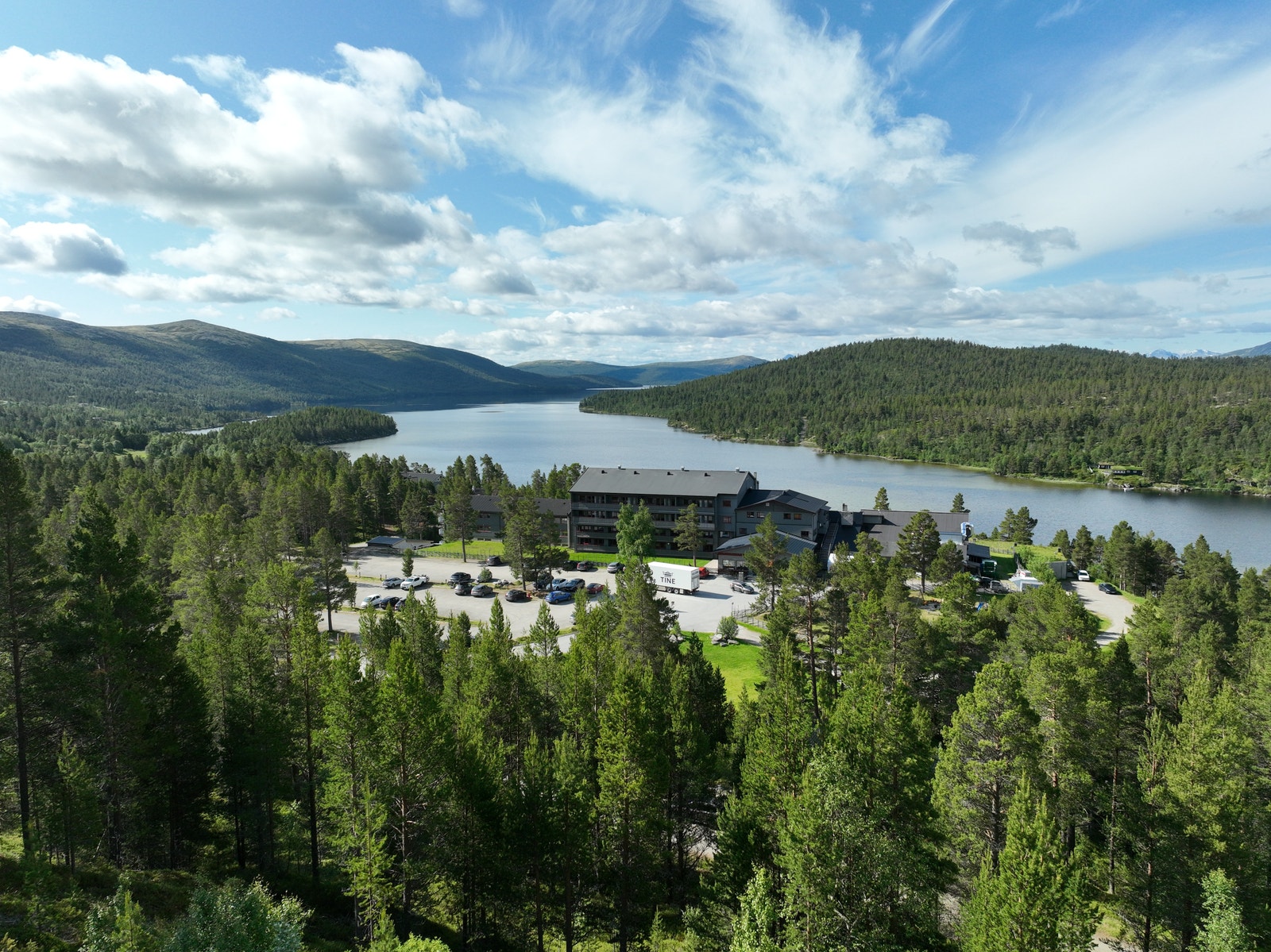 Rå utsikt over sjøen Savalen. Galleribilde