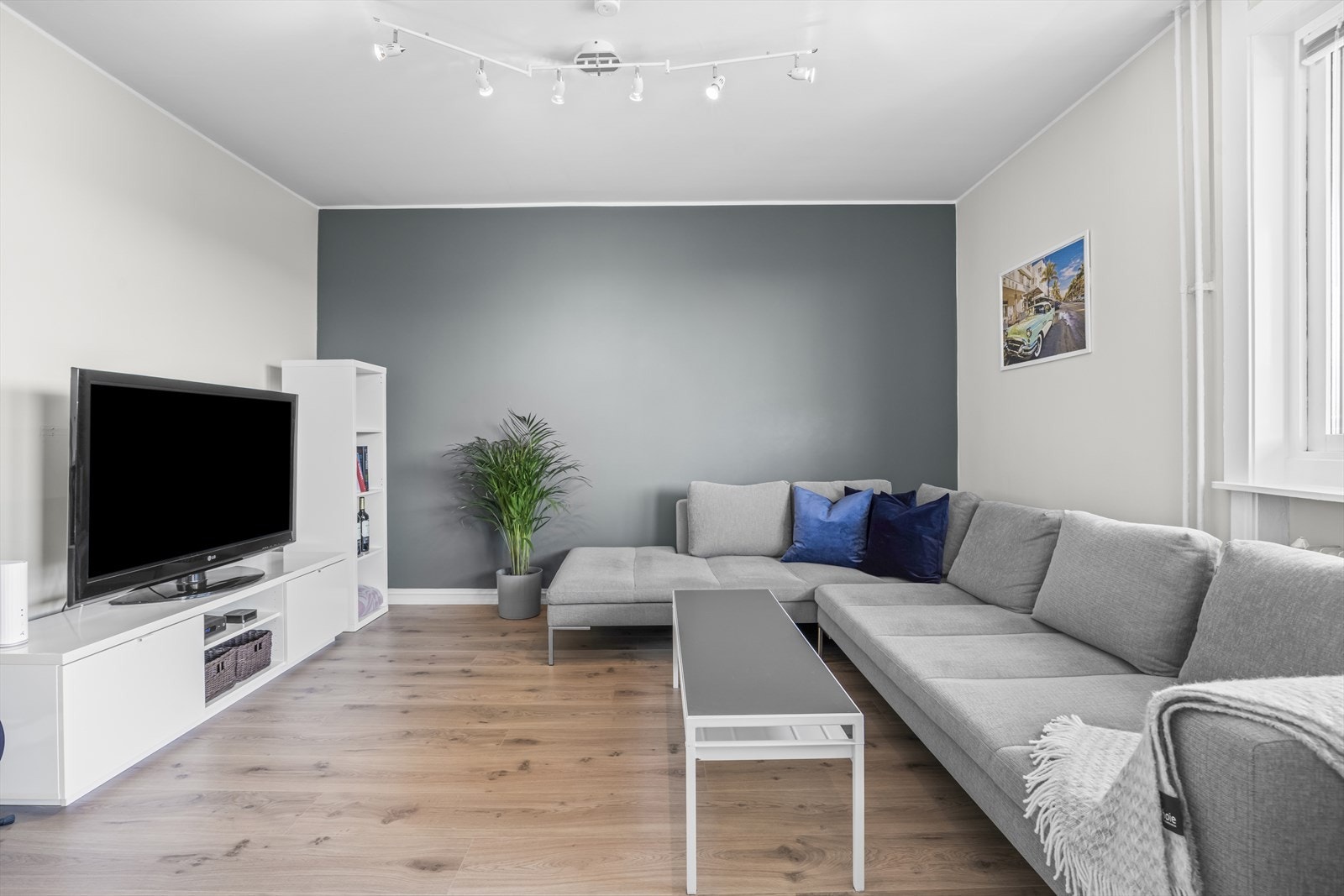 Fyring, varmtvann og kabel-tv/internett er inkludert i felleskostnadene. Galleribilde