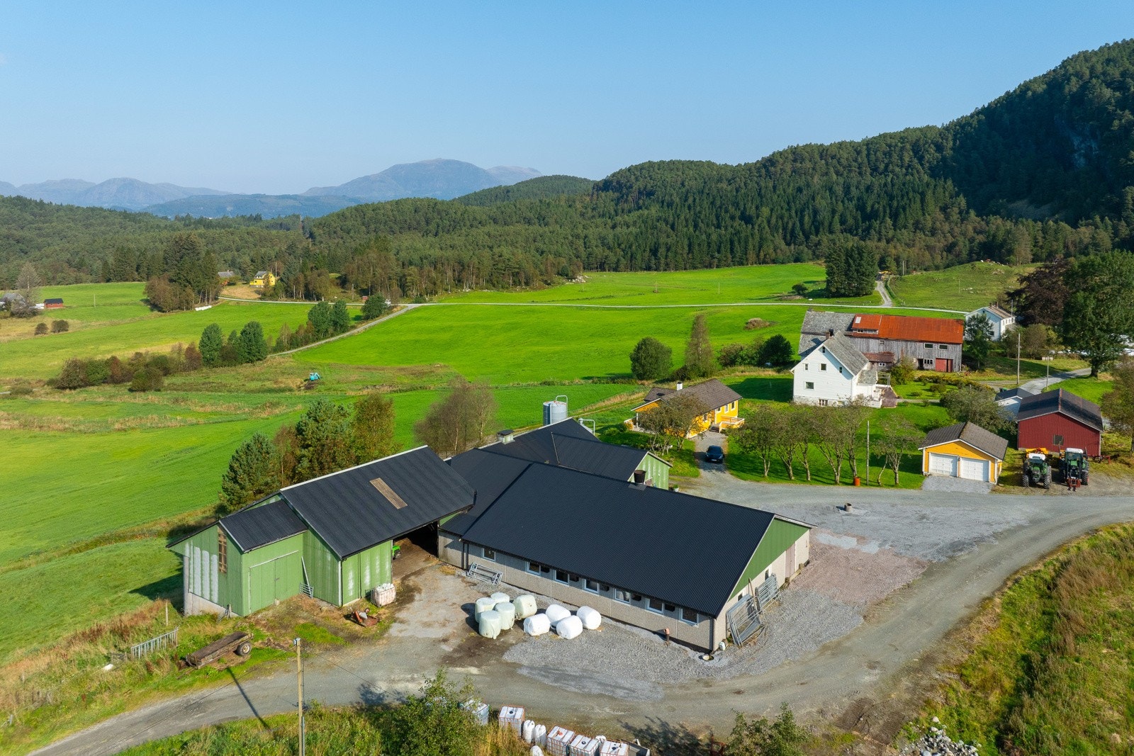 Driftsbygning 1 - 01 - Espen Mills Galleribilde