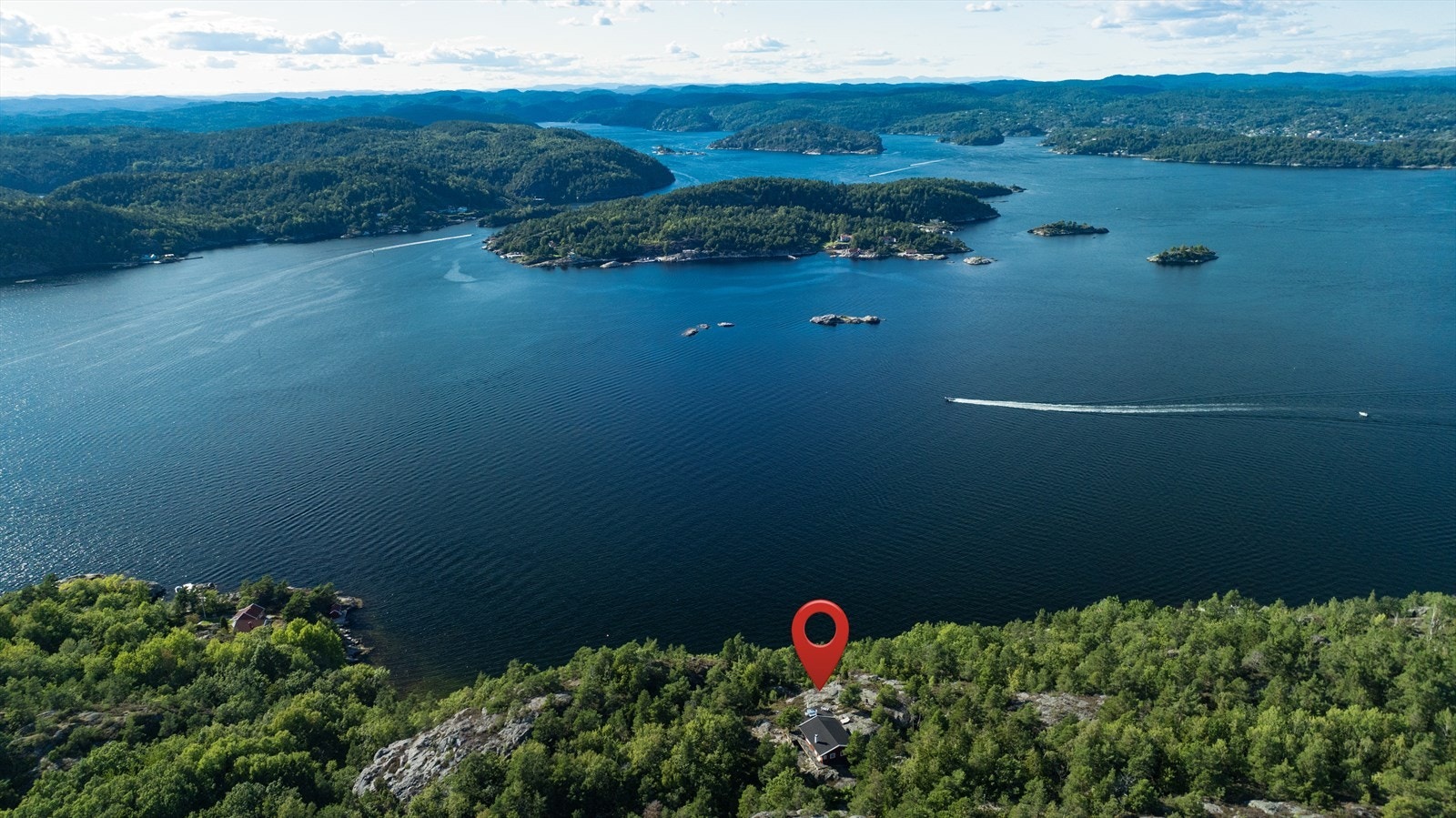 I Kragerøskjærgårdens ytre øyrike ligger Arøy. Øya oppfyller alle dine ønsker om et skjærgårdsparadis! Galleribilde