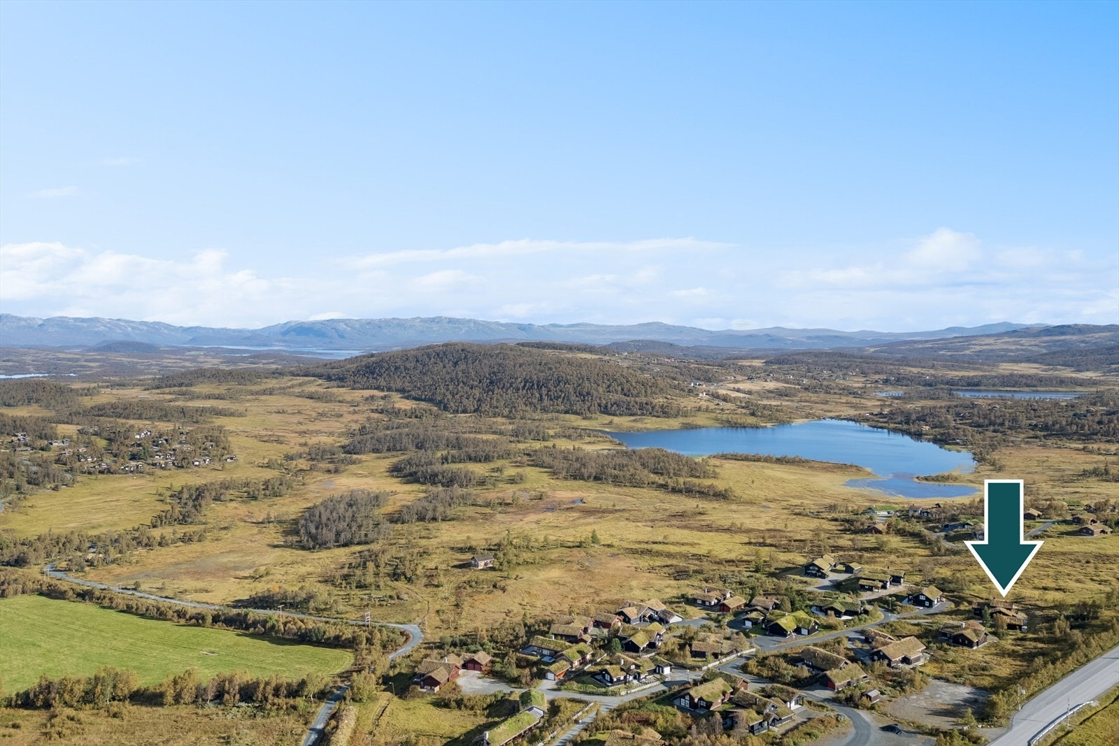 Flishaugen ligger i et fantastisk høyfjellsområde ved foten av Hardangervidda. Her kan du om sommeren ta på deg turskoene og vandre i storslått terreng, med spektakulære naturopplevelser og utallige turmuligheter i et av Norges mest imponerende naturområd Galleribilde