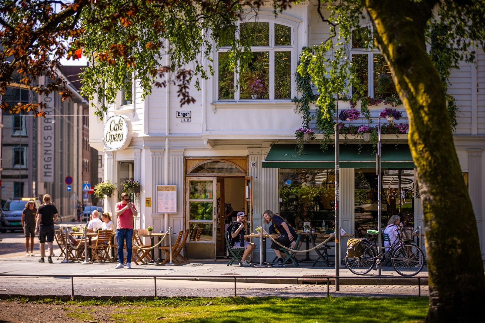 Det er kort vei til flere av byens spisesteder. Galleribilde