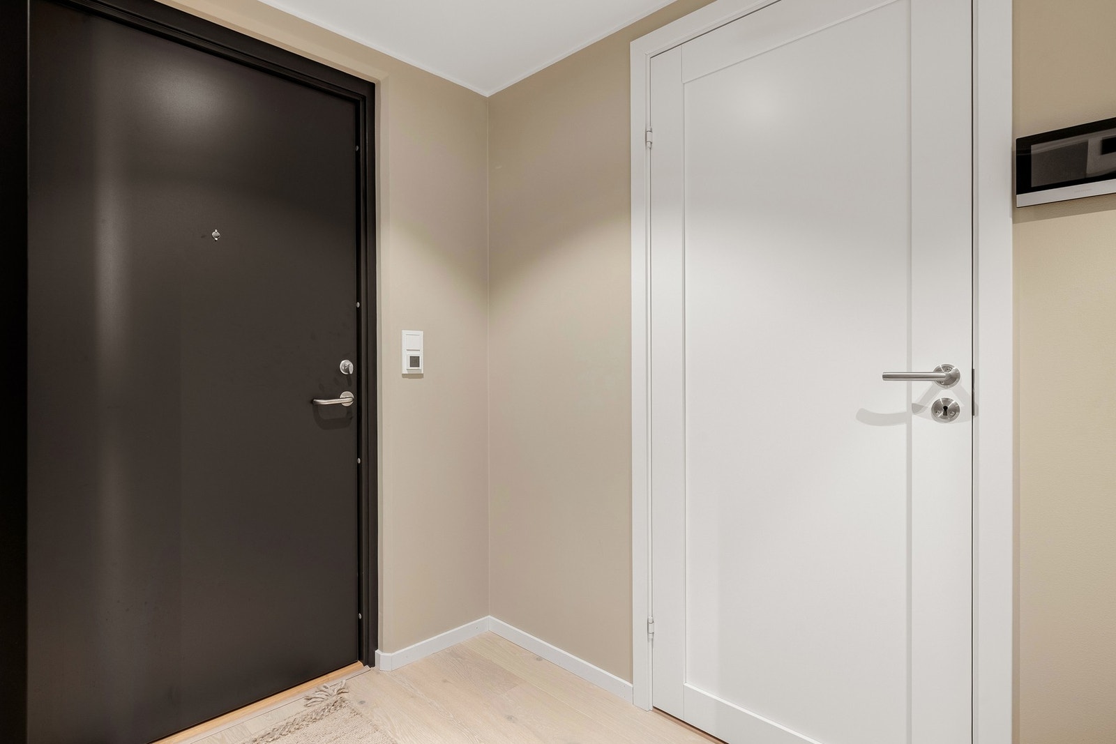 Fra entréen er det tilkomst til badet. Galleribilde