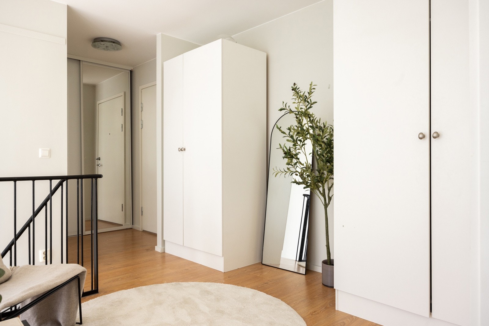 Mesanin i andre etasje med god plass til oppbevaring/møblering - Alt etter ønske og behov! Galleribilde