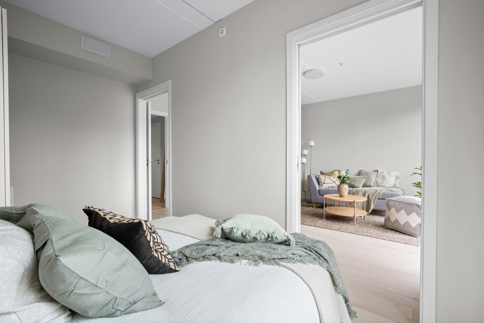 Soverom vendt mot rolige og trafikkstille omgivelser Galleribilde