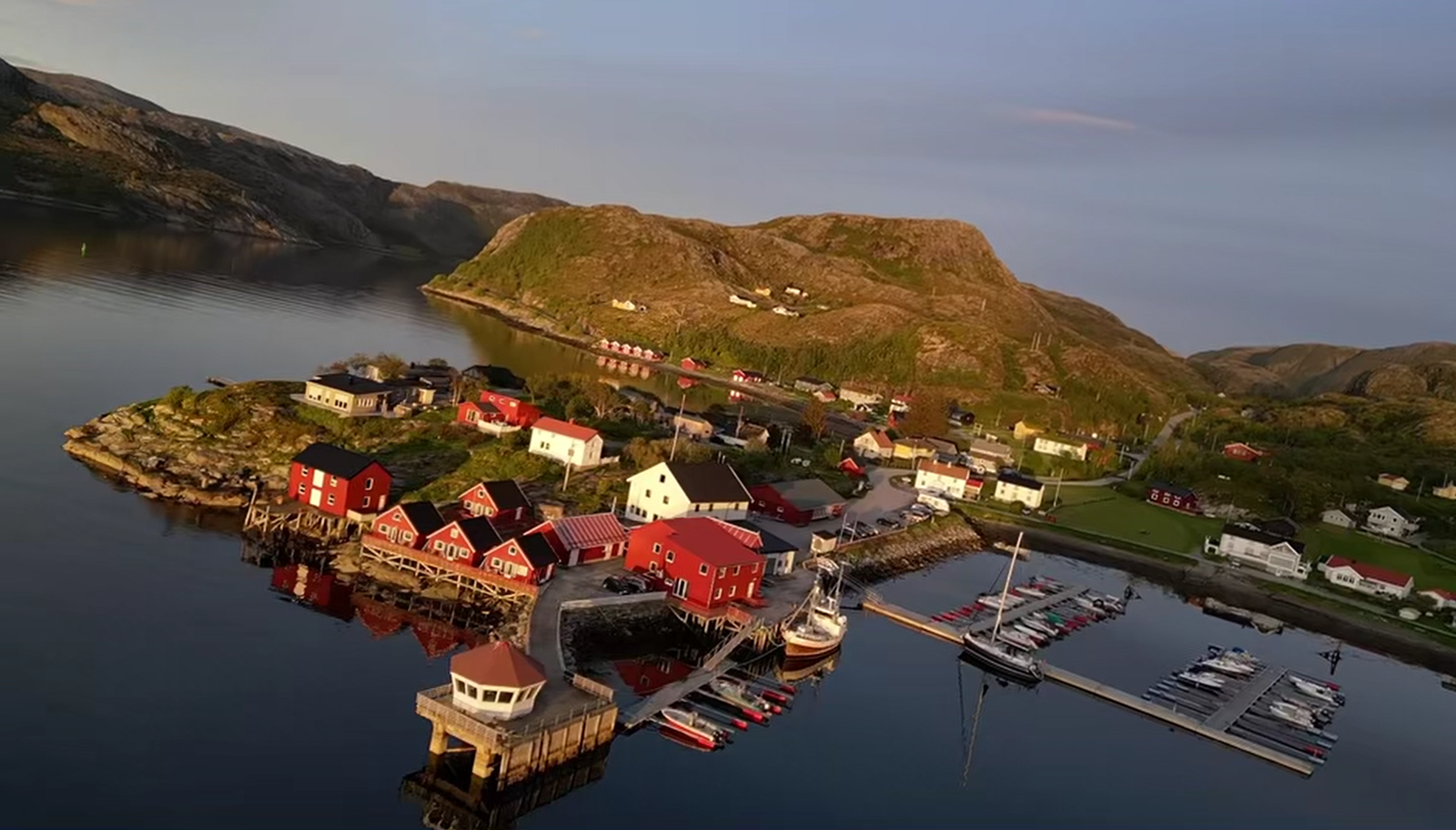 Hyttetomt i naturskjønne omgivelser på Brygghaugen midt i vakre Vingsand, Osen kommune Galleribilde