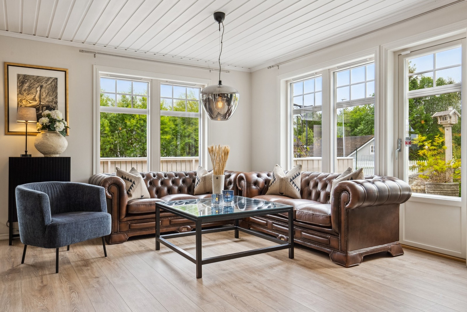 Pen og lys stue Galleribilde