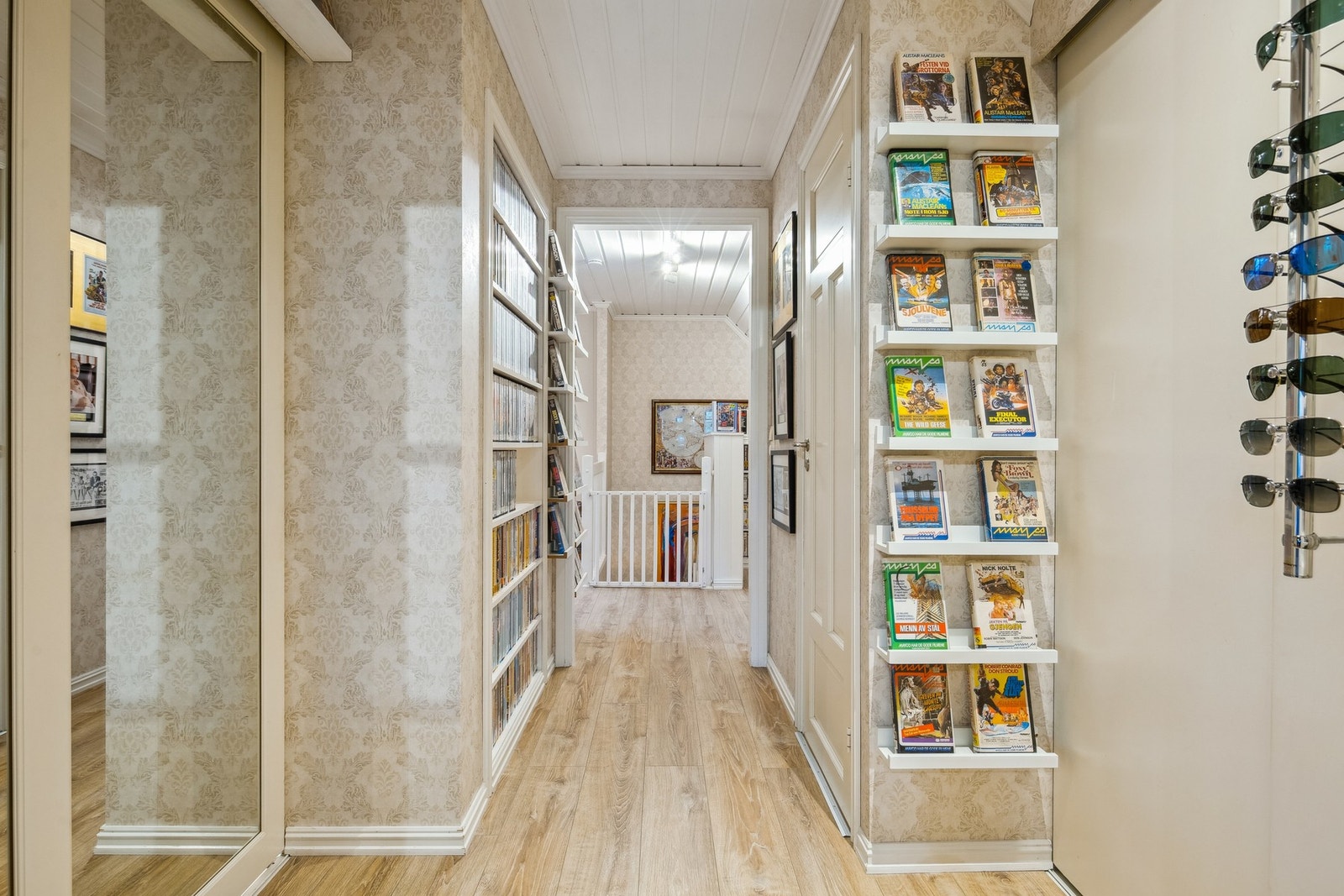 Gang i 2.etasje Galleribilde