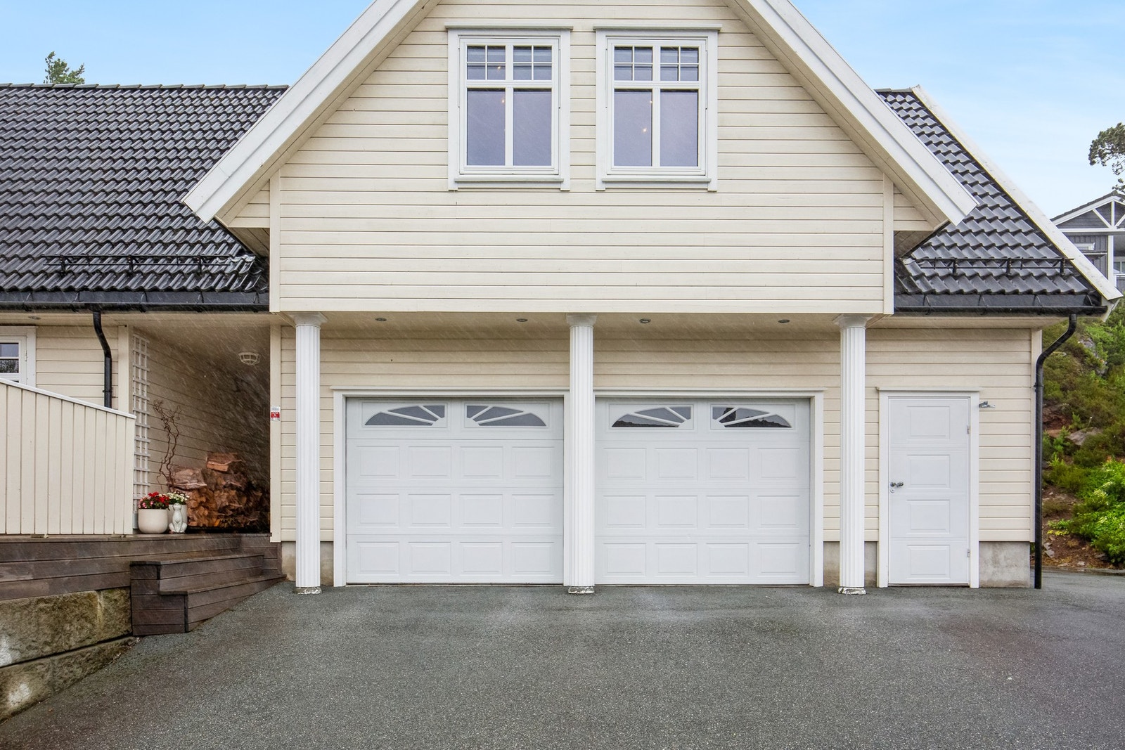 Stor dobbelgarasje med verksted/hobby rom Galleribilde