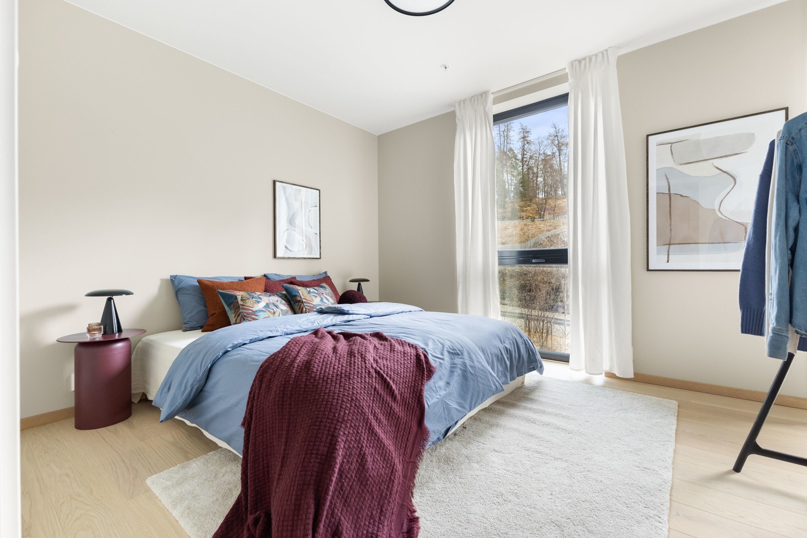 Leiligheten har 3 soverom hvorav 2 soverom med en-suite bad Galleribilde