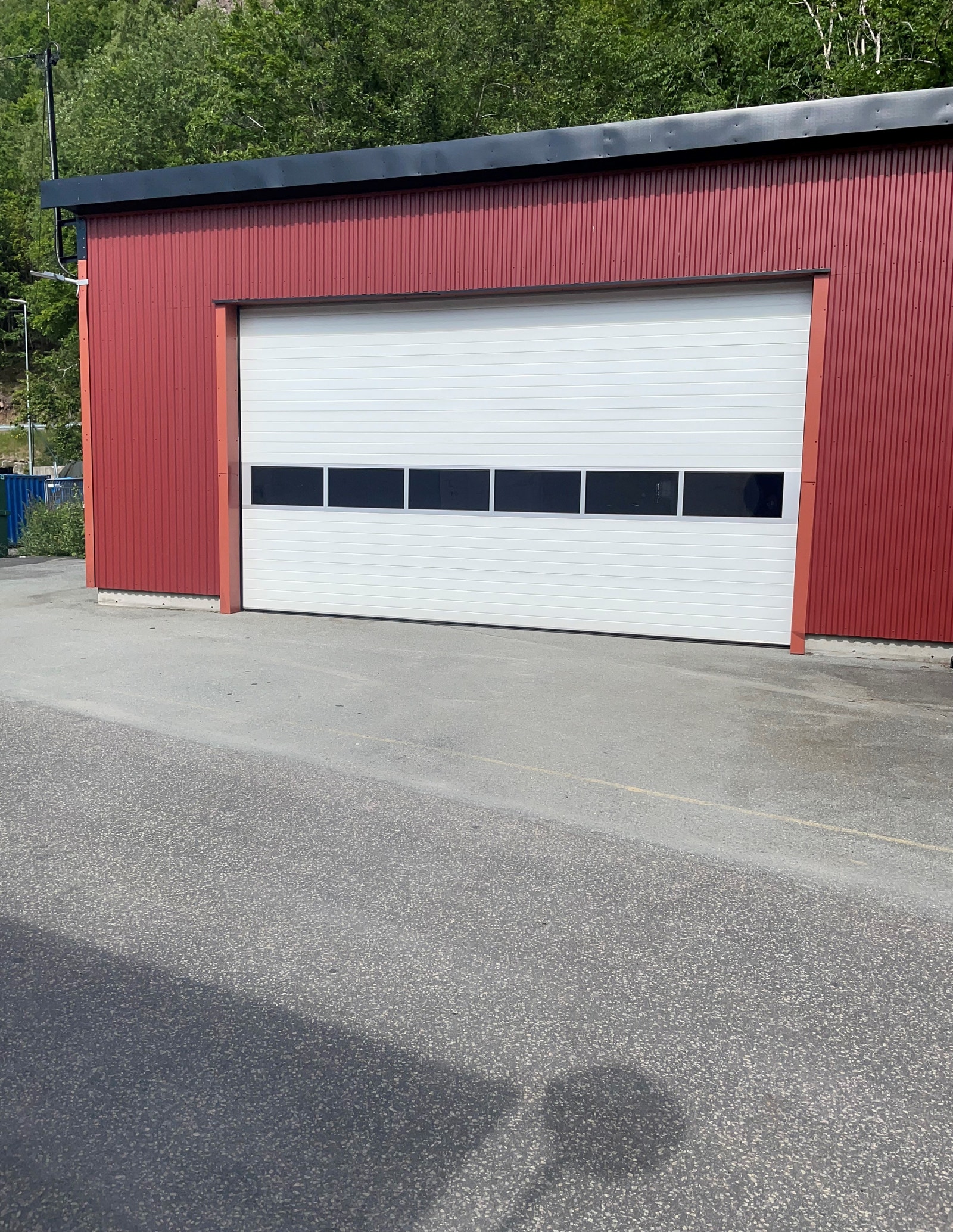 Stor port inntil hallen, 6,45 x 3,68 mtr Galleribilde