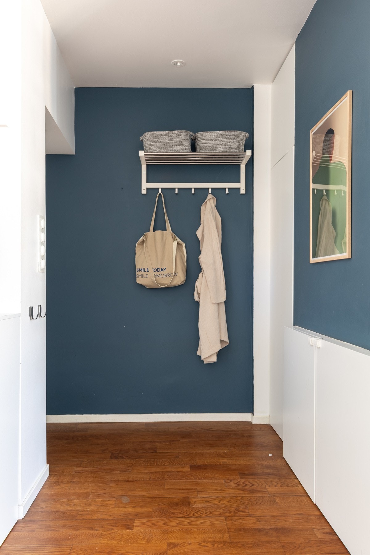 Plass for klesoppheng og oppbevaring av sko. Galleribilde