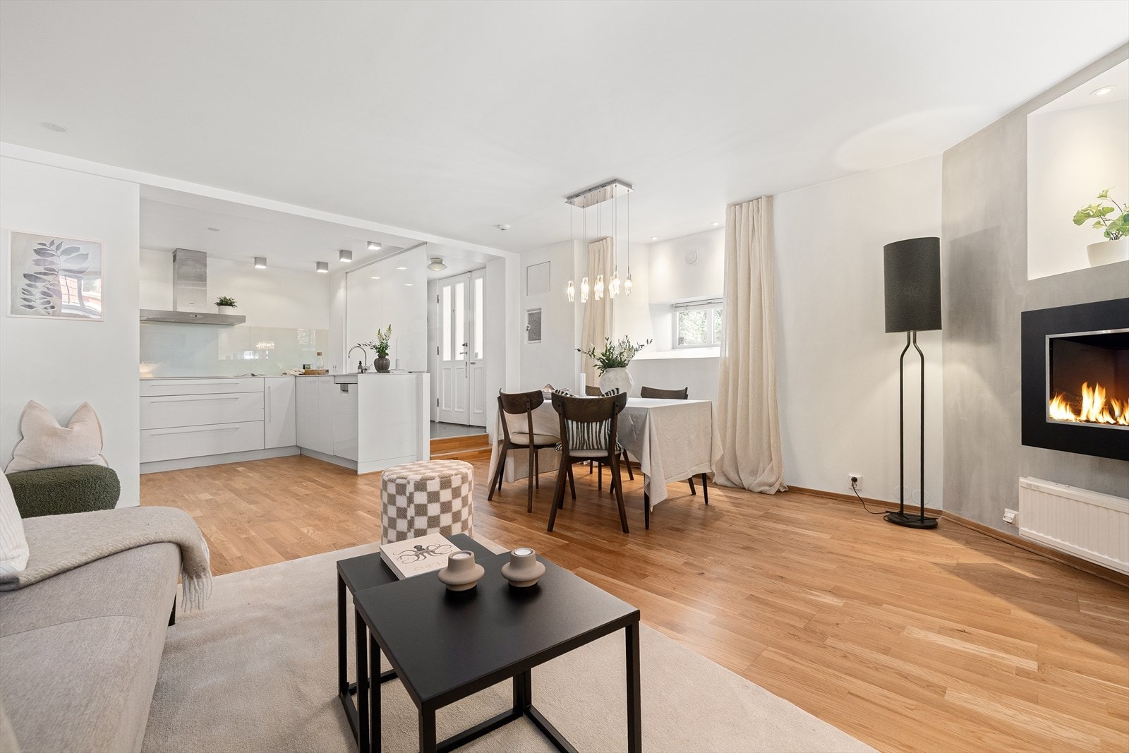 En lekker og velholdt hjørneleilighet som var "ny" i 2007. Beliggenheten er sentral og rolig på St. Hanshaugen rett ved Pilestredet Park. Galleribilde