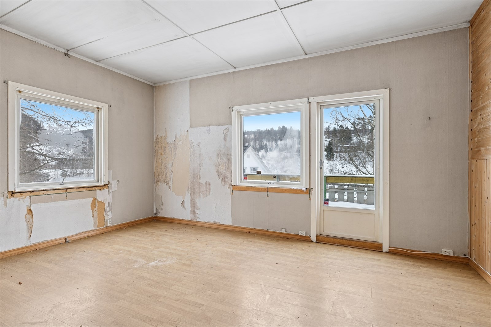 Stuen i denne delen har utgang til veranda. Galleribilde