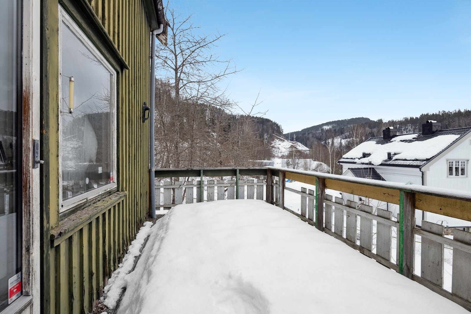 Veranda med utgang fra stuen. Galleribilde