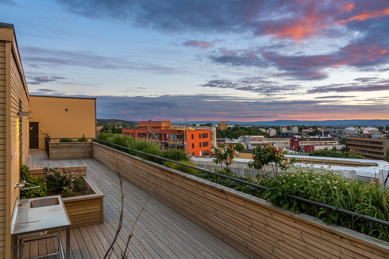 Nydelig felles takterrasse som alle beboerne har tilgang til Galleribilde