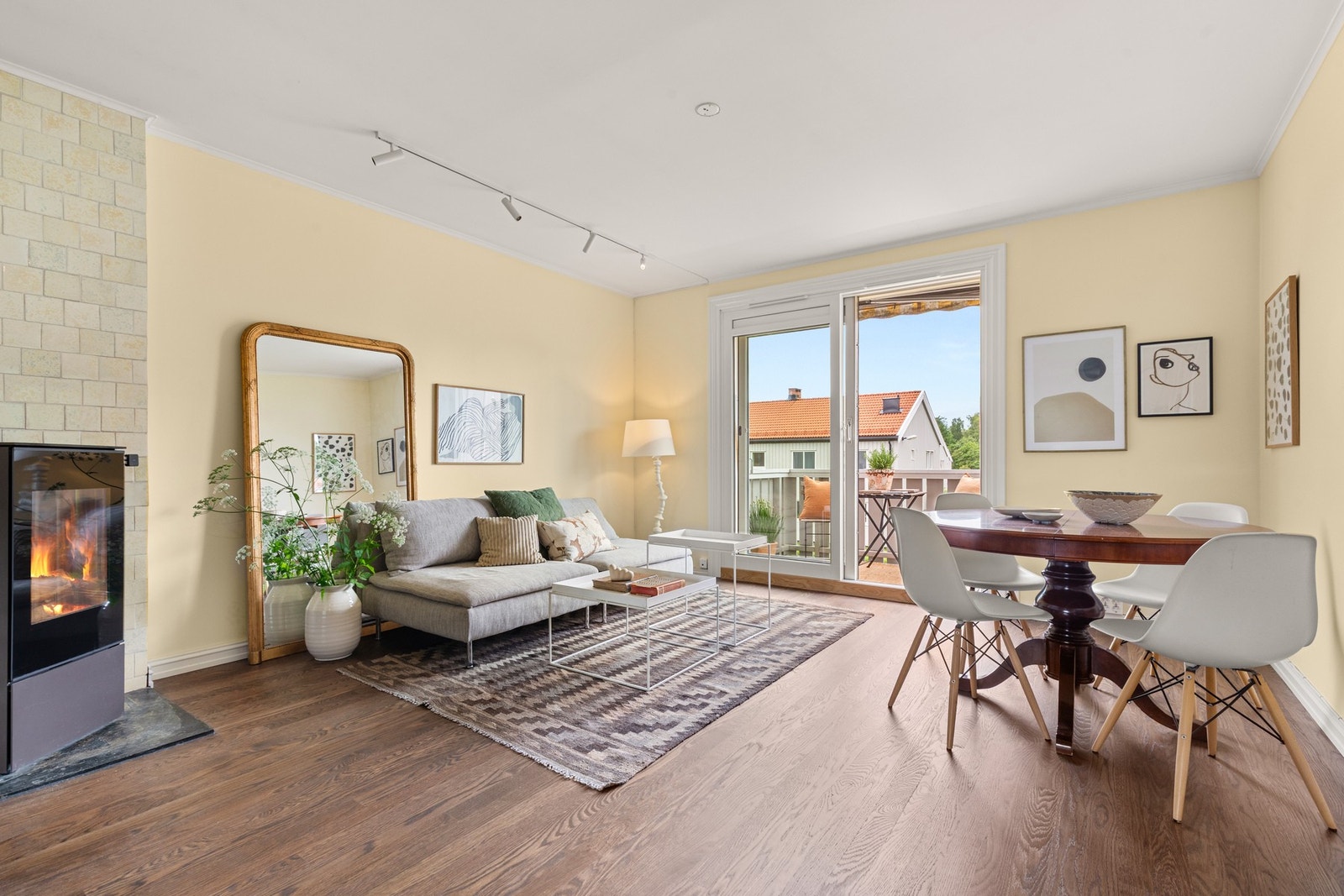 Velkommen til Lijordveien 8 B presentert av Ellen Maxine Onsum Eiendomsmegler MNEF / Partner/DL Galleribilde