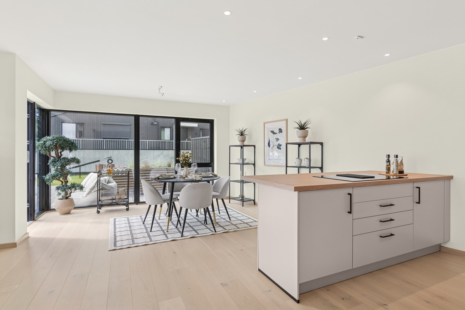 Her er det god plass til å invitere venner og familie til hyggelige sammenkomster! Galleribilde