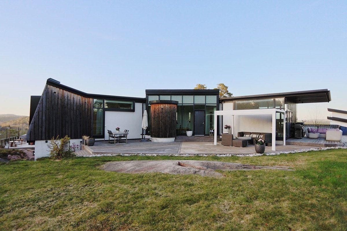 Arkitekttegnet bolig med flott utforming i Åros. Fantastisk sol og utsiktsforhold Galleribilde