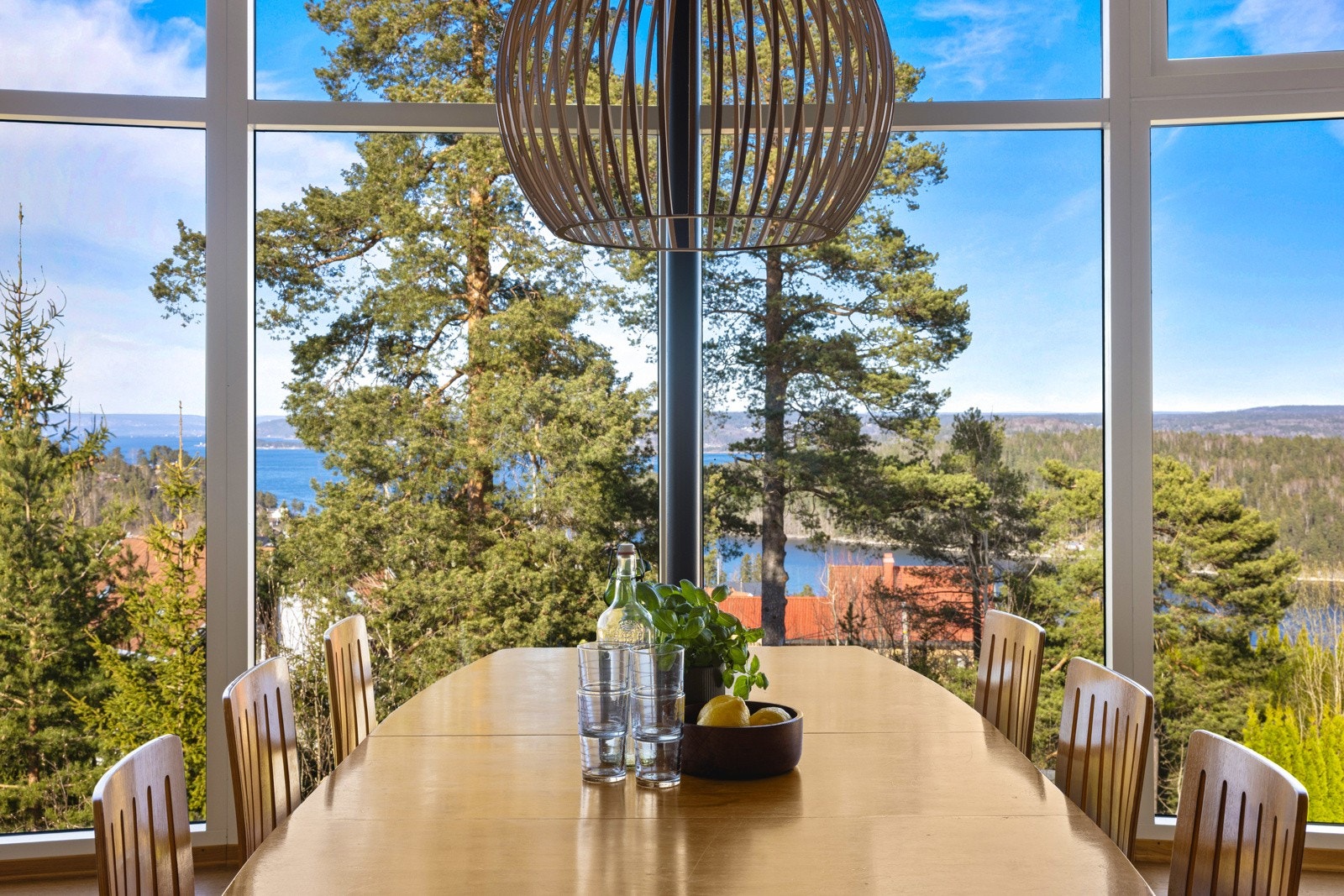 Et hyggelig sted å spise middag med familie og venner Galleribilde