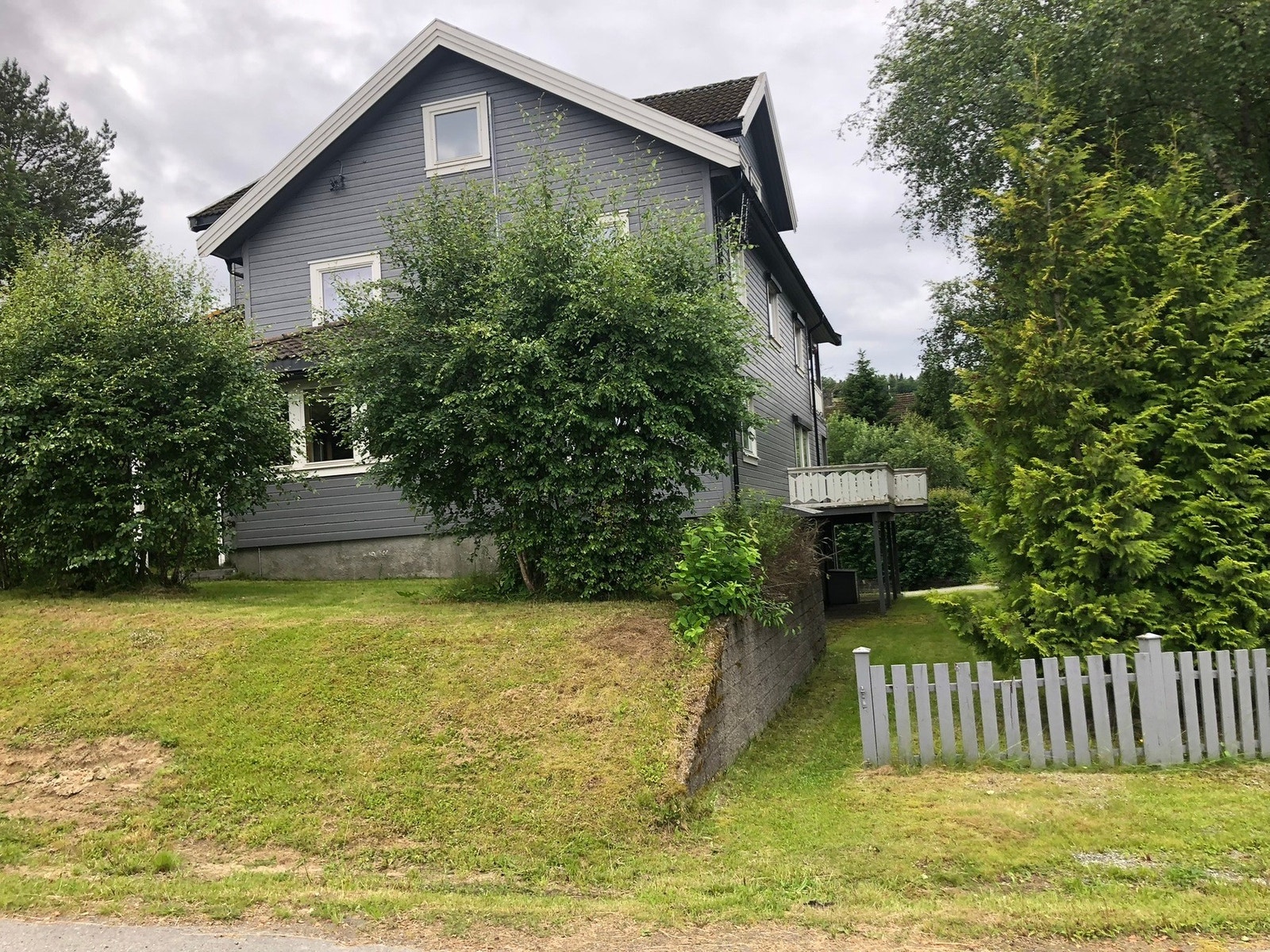 Selgers private fasadebilder. Galleribilde