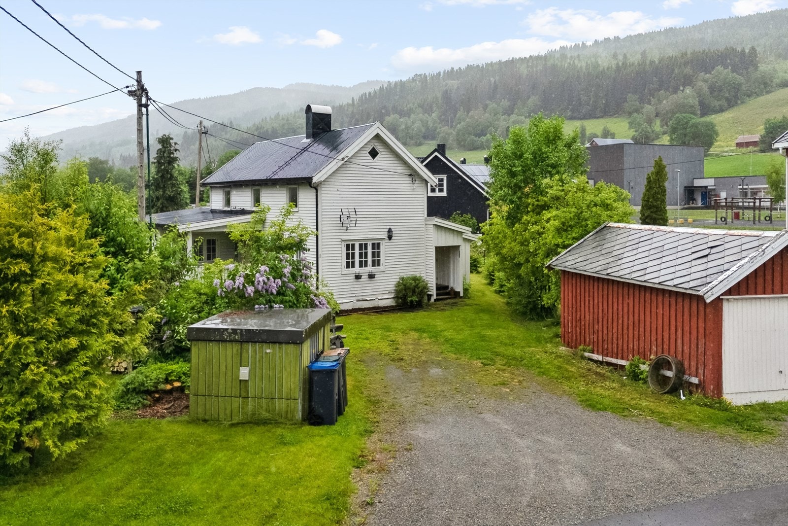 Biloppstillingsplass på tomt. Galleribilde