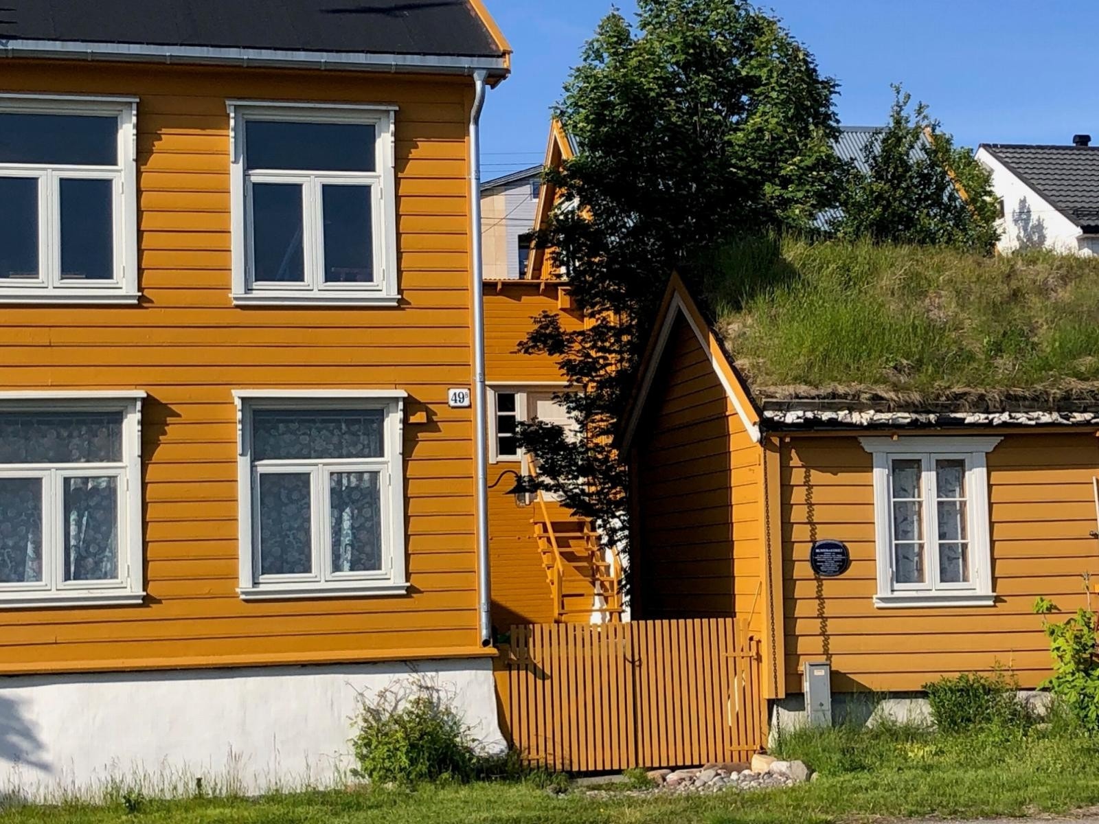 Fra Havnegata går du gjennom dette lille smuget .... Galleribilde