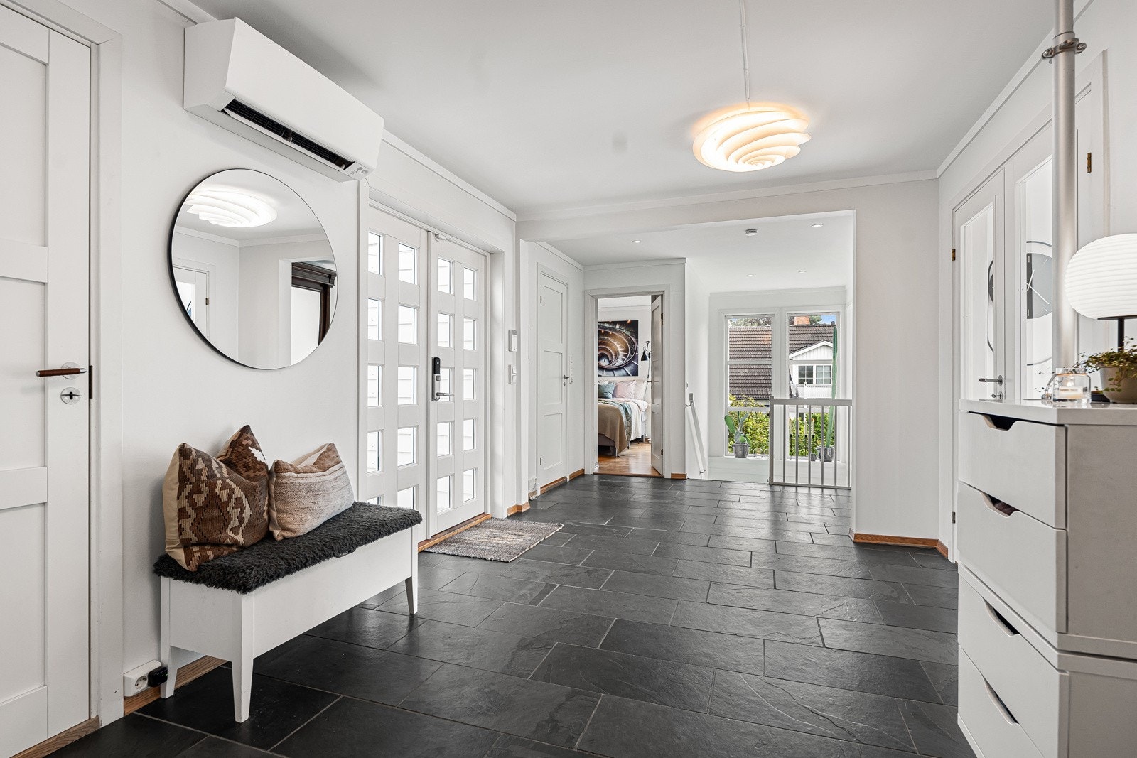 Inn i boligen igjen for resten av rommene. Galleribilde