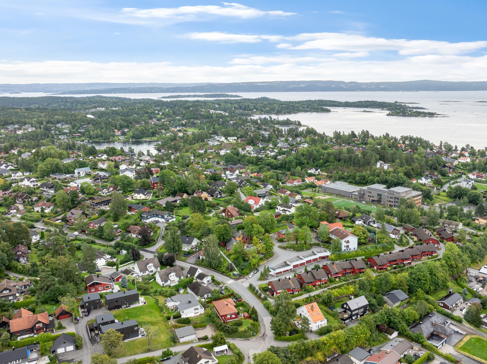 Området består for det meste av villabebyggelse med en god miks av folk i alle aldre Galleribilde