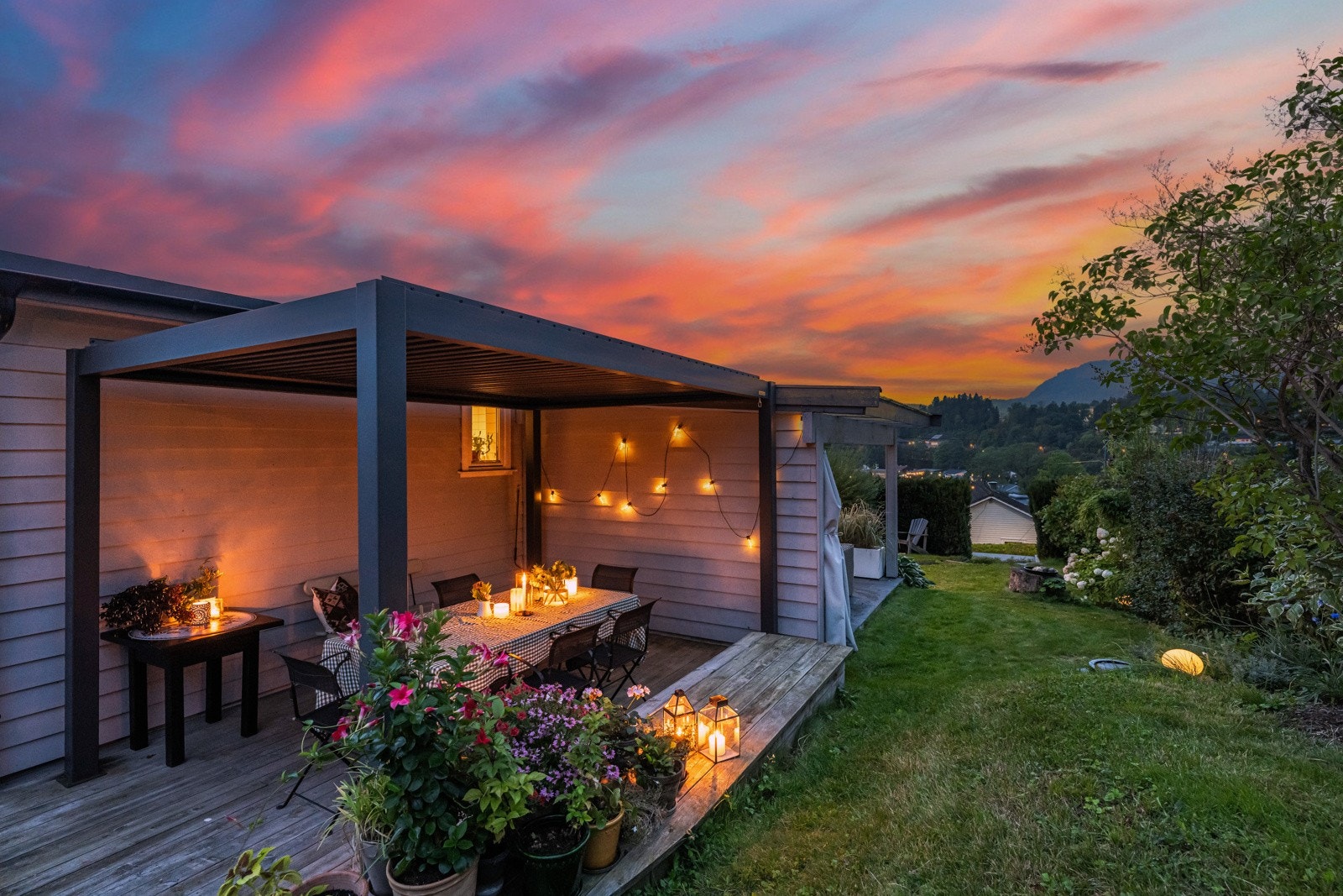 Her er det god plass til både grill, spisebord og sofasalong Galleribilde