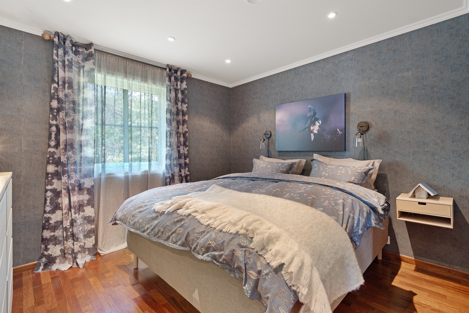 Hovedsoverom med walk in garderobe Galleribilde