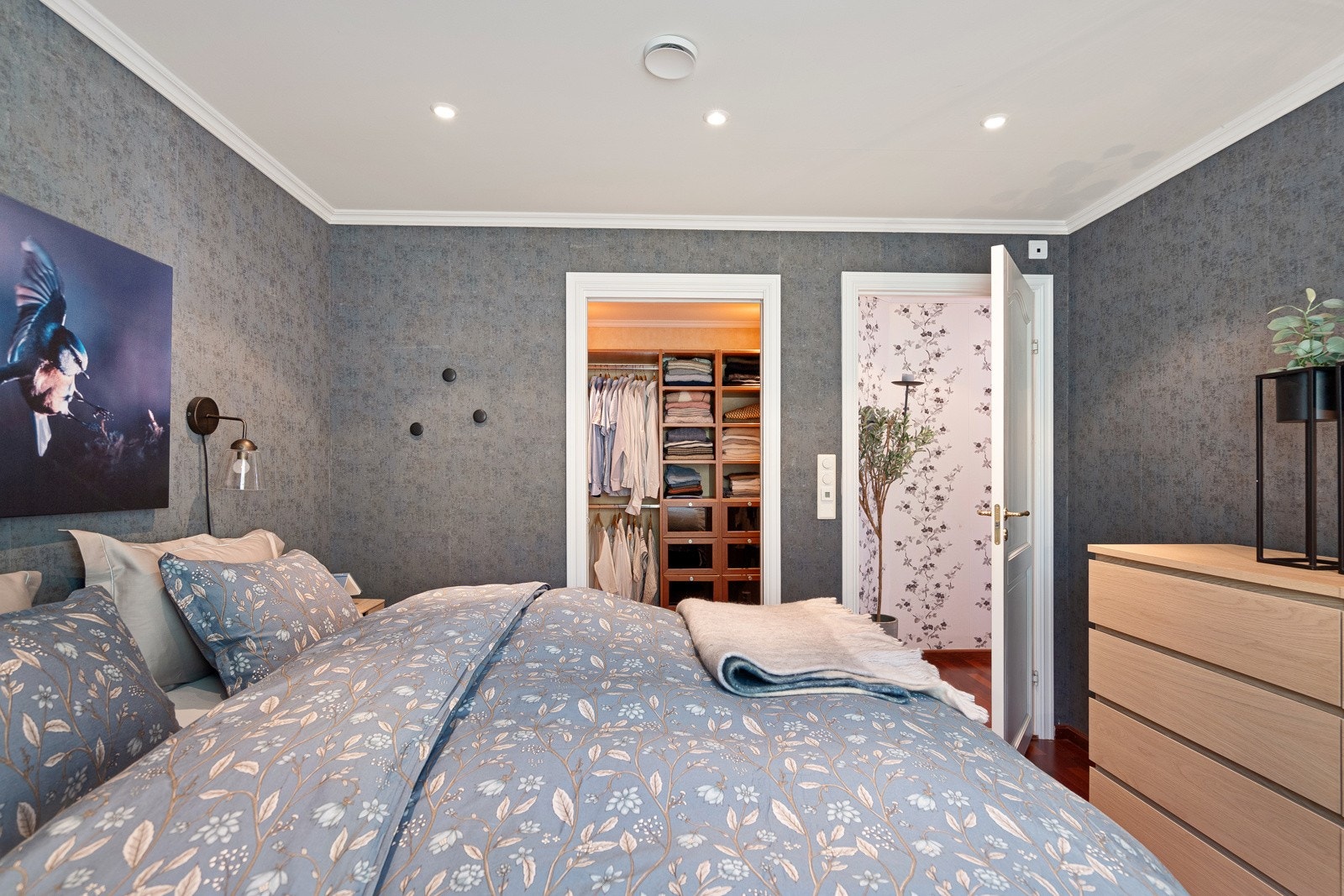 Hovedsoverom med walk in garderobe Galleribilde