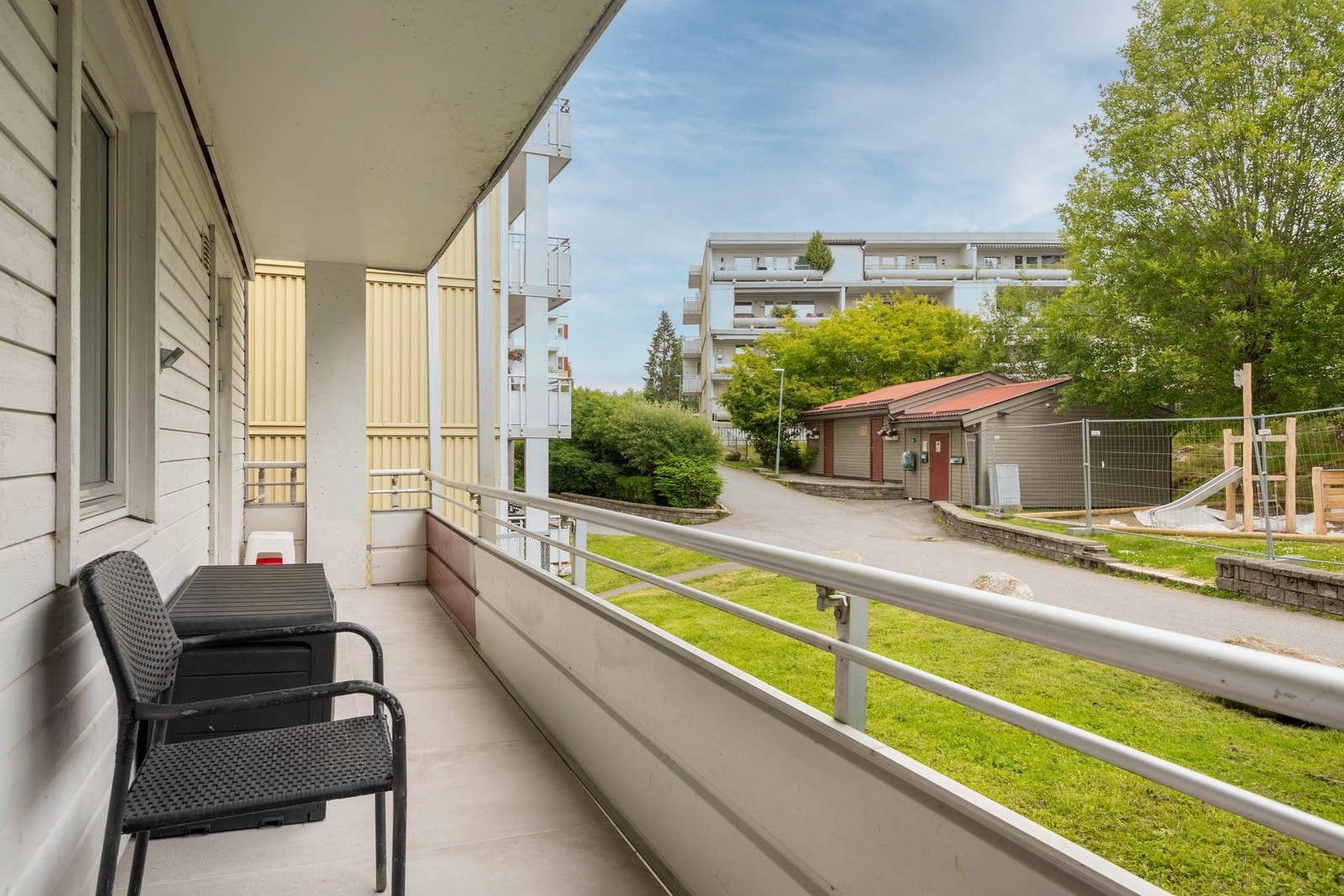 Fra kjøkkenet er det også utgang til balkong, det perfekte stedet å nyte morgenkaffen. Galleribilde