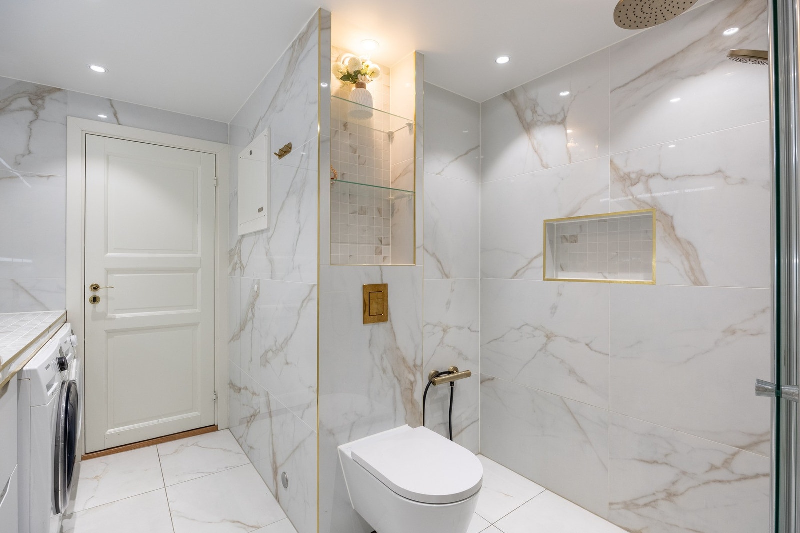 Begge bad er fra 2024. Galleribilde