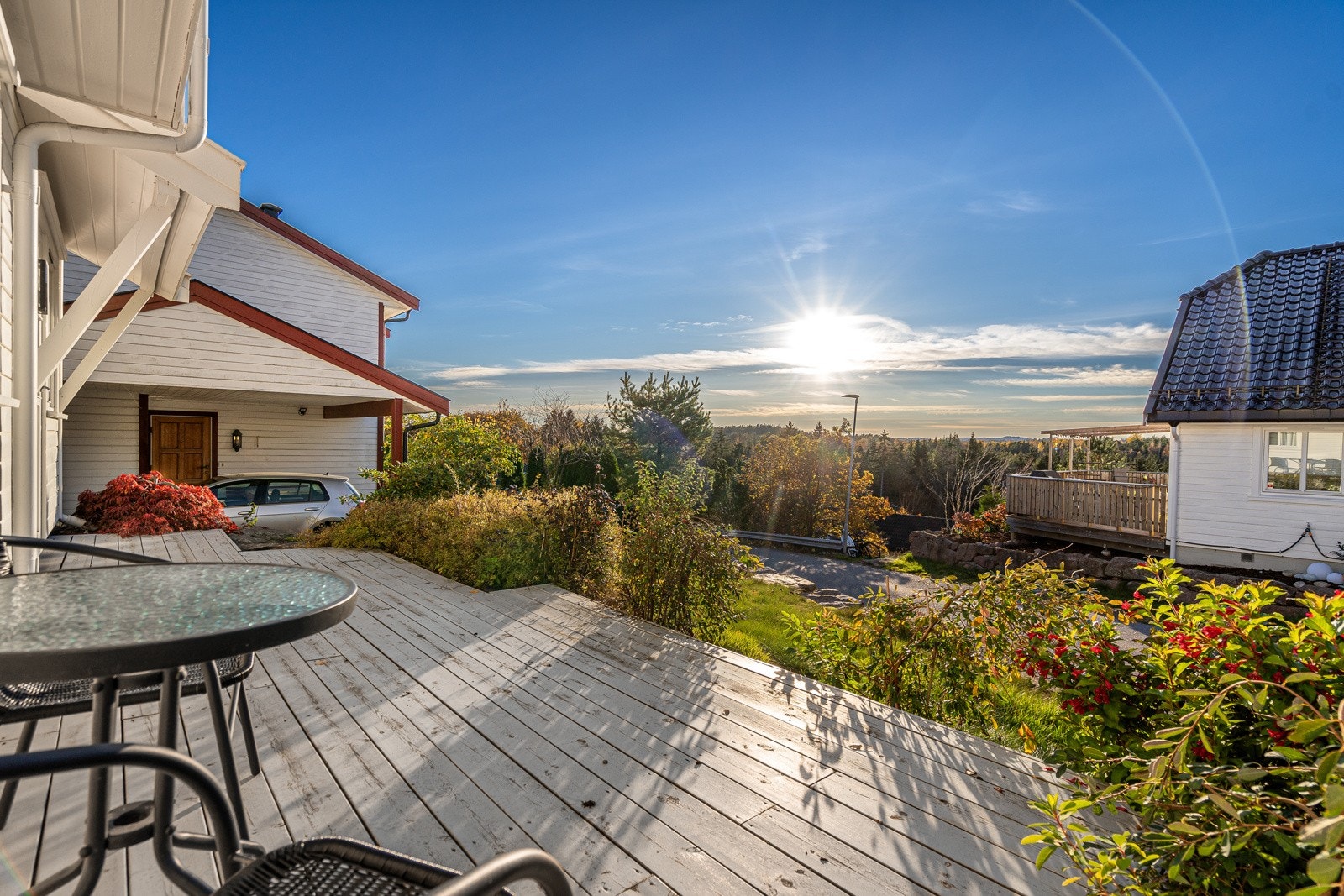 Solrik med flere uteplasser Galleribilde