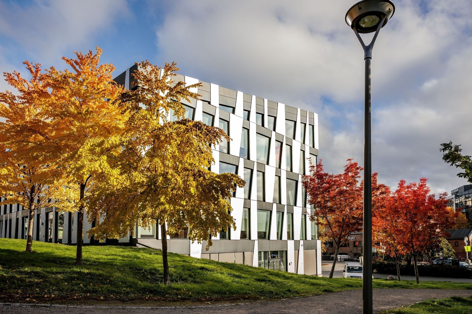 Egen park på vestsiden av bygget Galleribilde