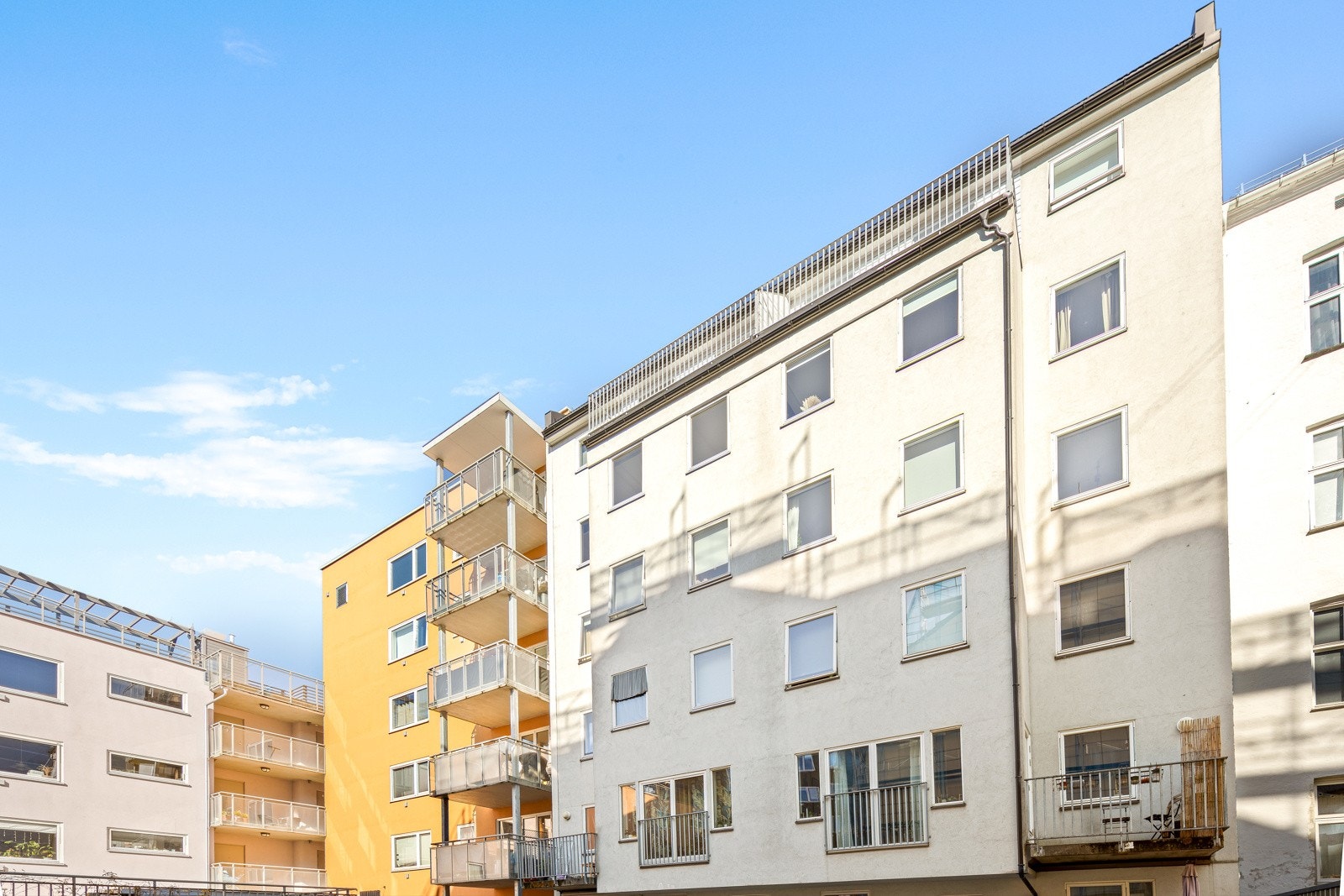 Gården ble oppført i 2003 Galleribilde