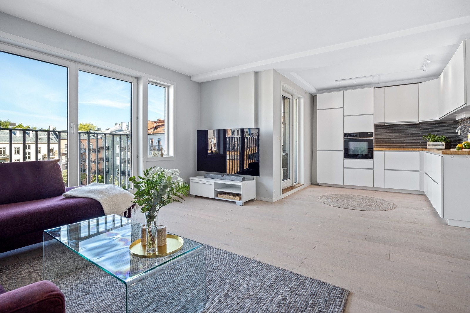 4-roms selveier med gjennomgående planløsning. Galleribilde