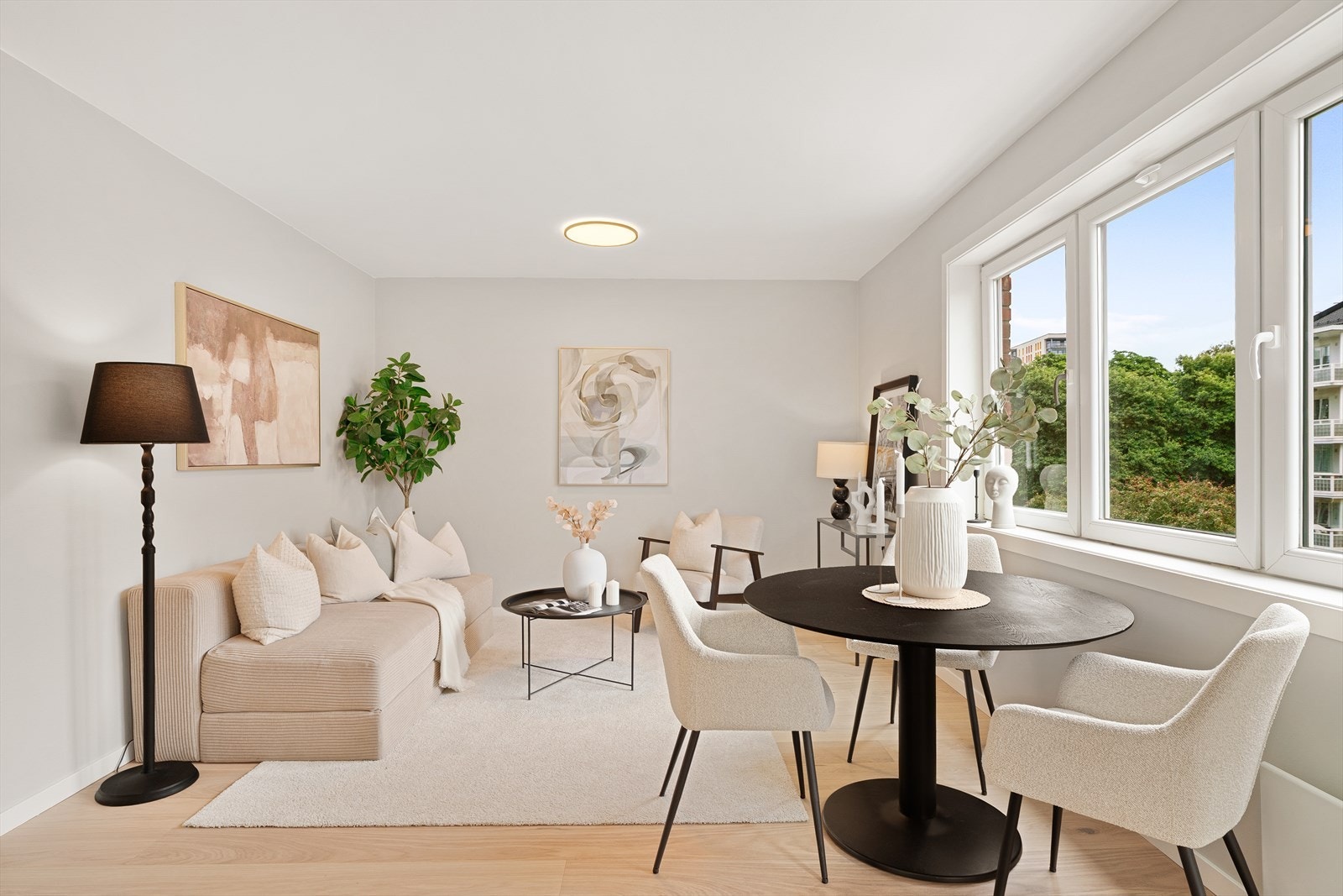 Leiligheten ligger i byggets 4. etasje med heisadkomst. Galleribilde