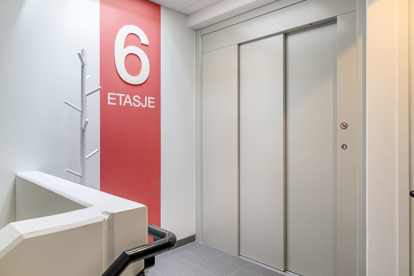 Heis fra garasjeanlegget opp til 6. etasje. Galleribilde