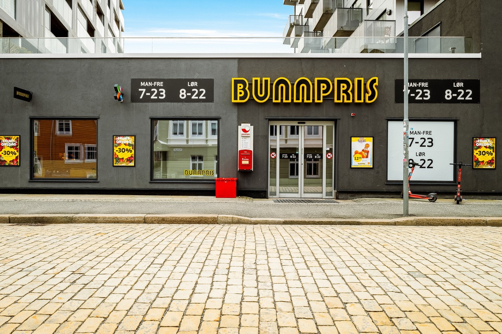 Søndagsåpen Bunnpris på Welhavens gate 6min. gangavstand. Galleribilde