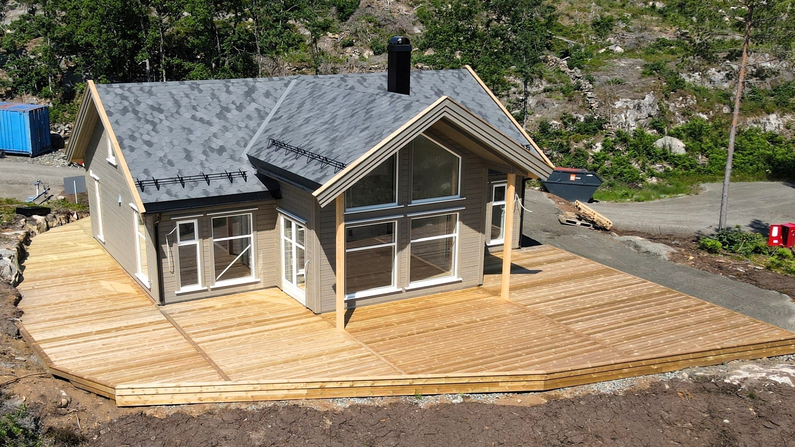 Store terrasser skreddersydd for akkurat denne tomta Galleribilde