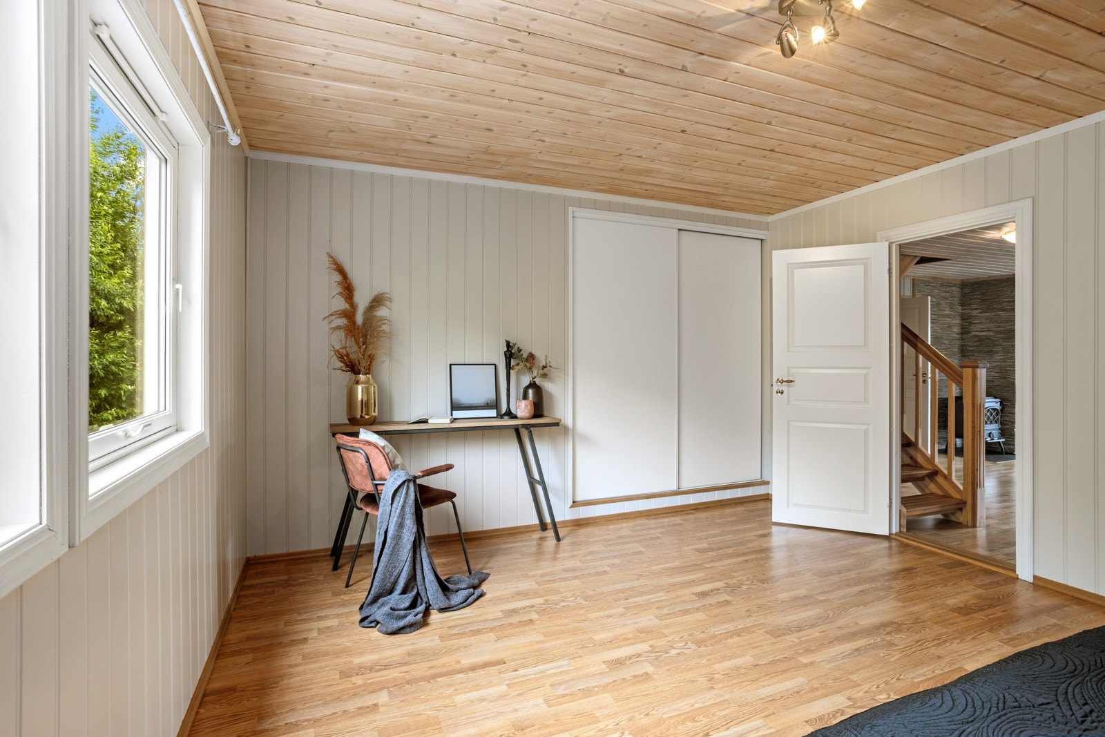 Plass til skrivebord. Galleribilde