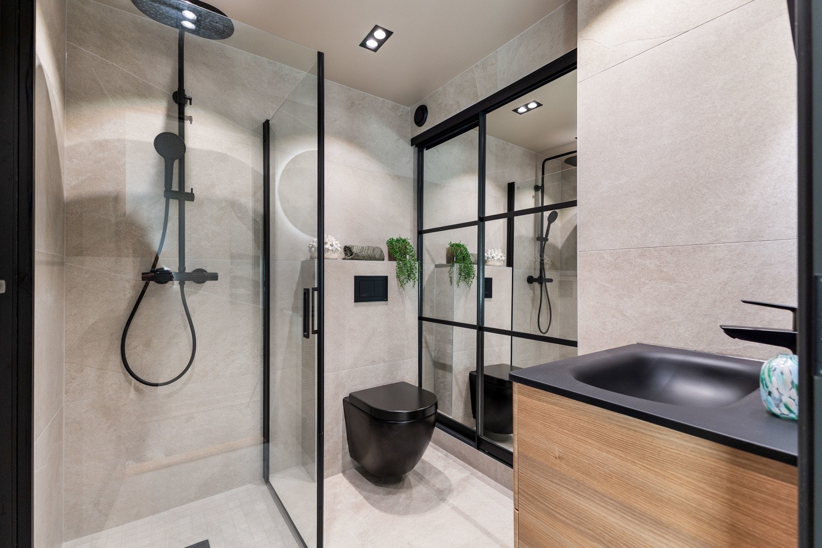 Delikat og praktisk bad/vaskerom fra 2025 Galleribilde