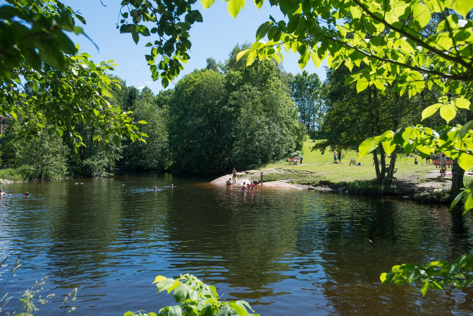 Badeplass ved Stilla Galleribilde