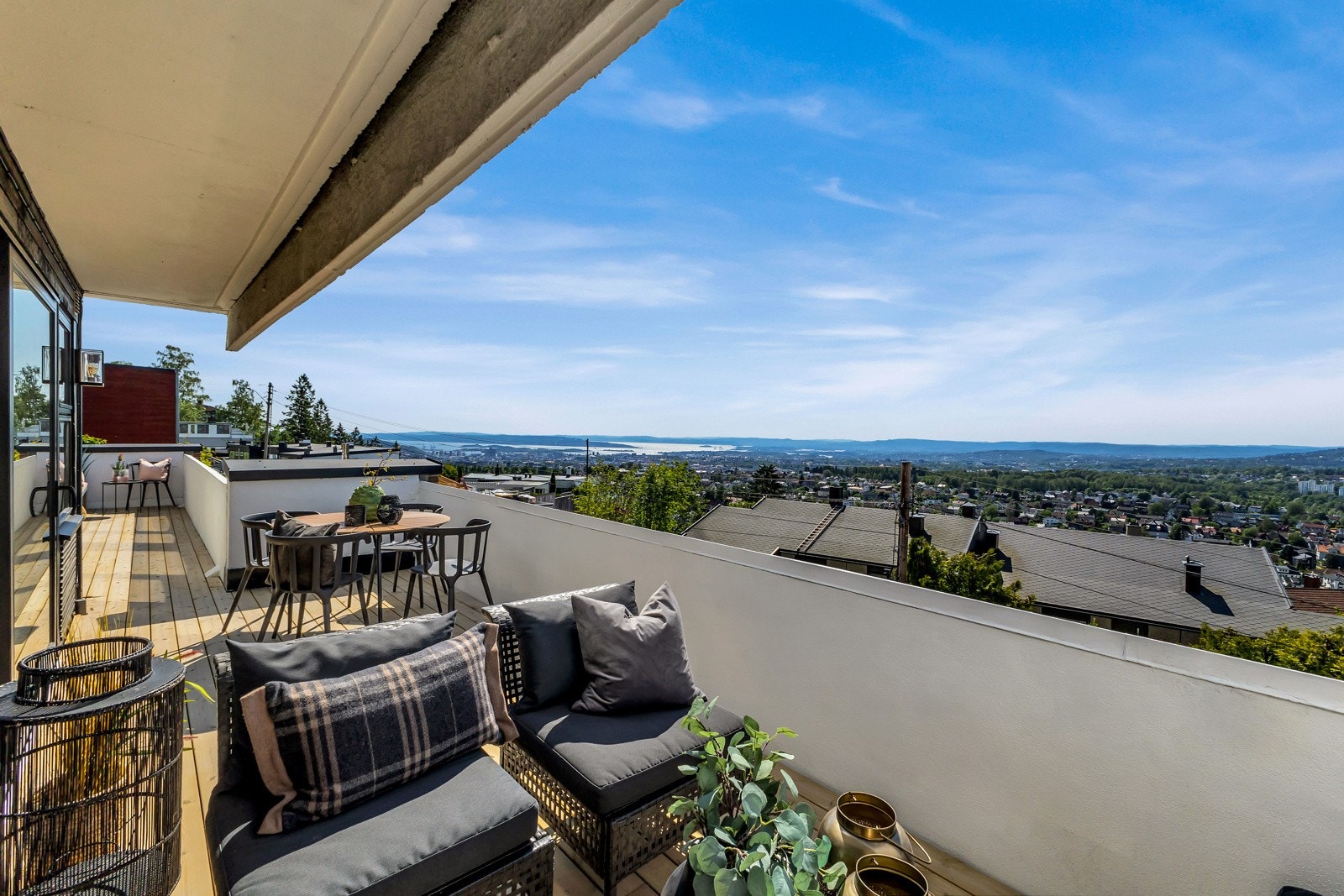 Leiligheten ble omfattende oppusset i 2024/2025 Galleribilde