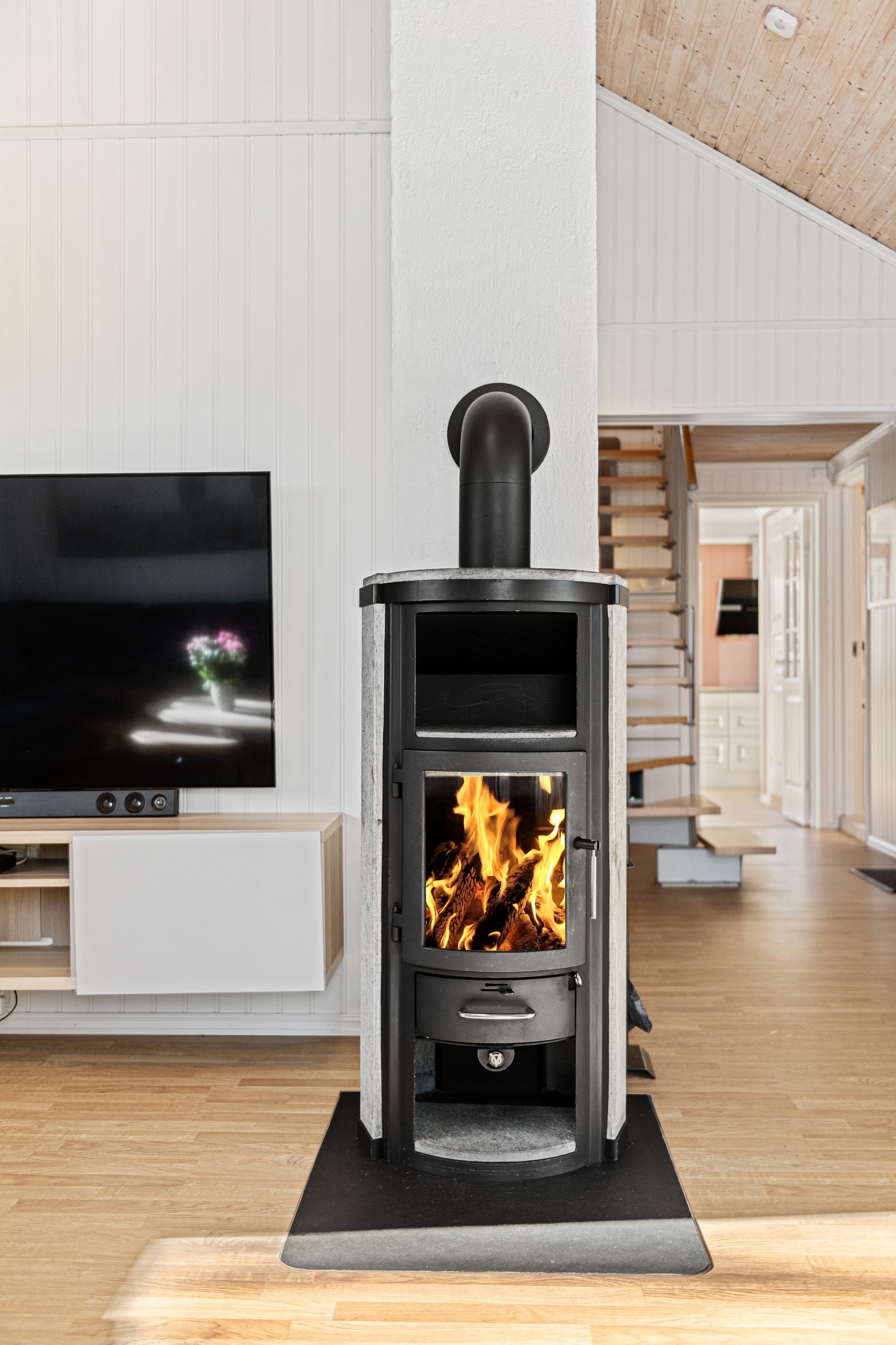 Flott peisovn i stue Galleribilde